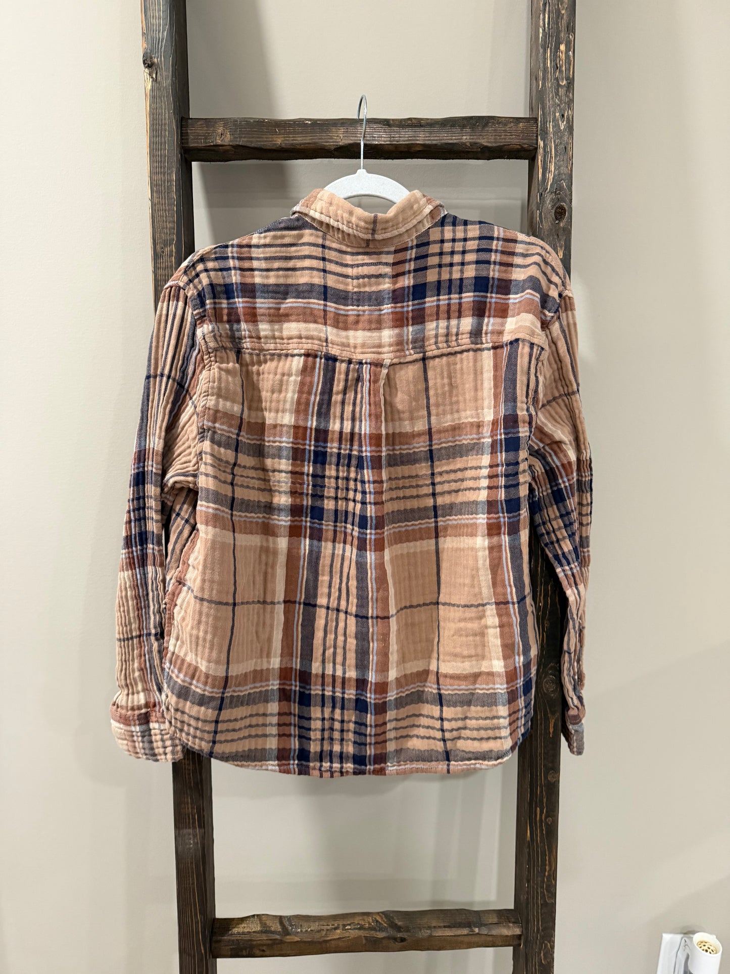 Size Medium Aerie Plaid Brown & Blue Lightweight Flannel