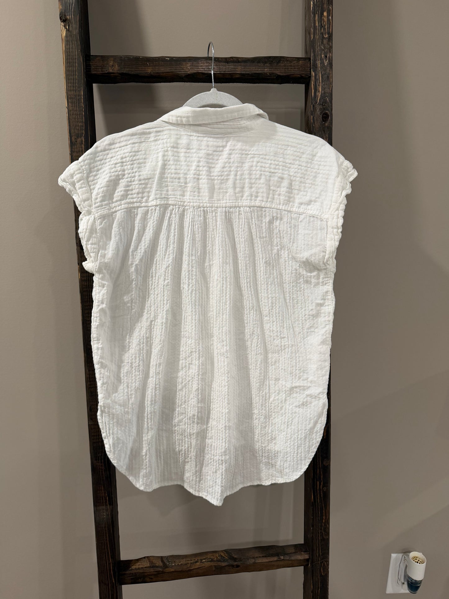 Size Small LOFT White Button Up Blouse With Ruffles & Subtle Verticle Pleating