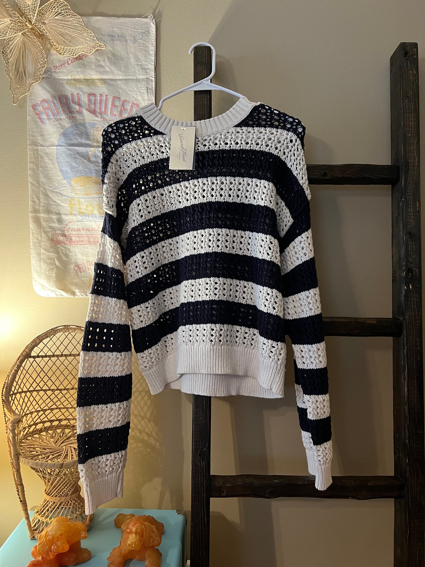 Size Large Universal Thread Navy & White Striped Sweater