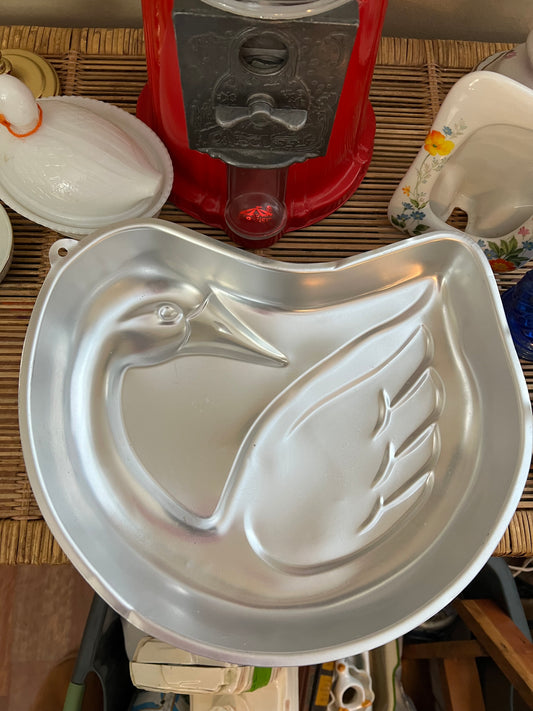 Vintage Wilton Swan Cake Mold