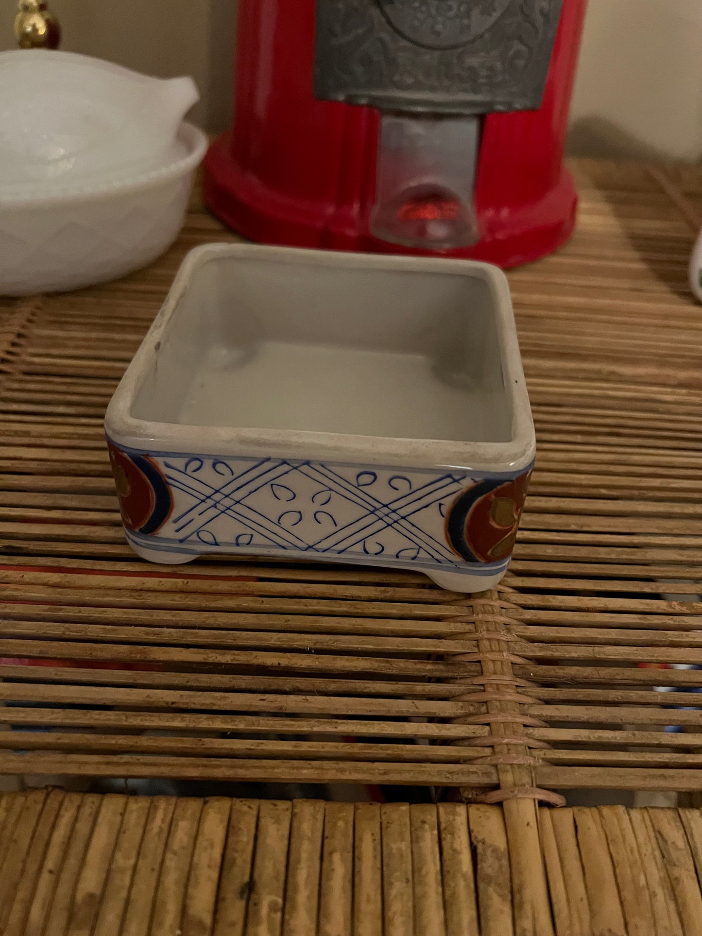 Vintage Porcelain Foo Dog Dragon Trinket Box