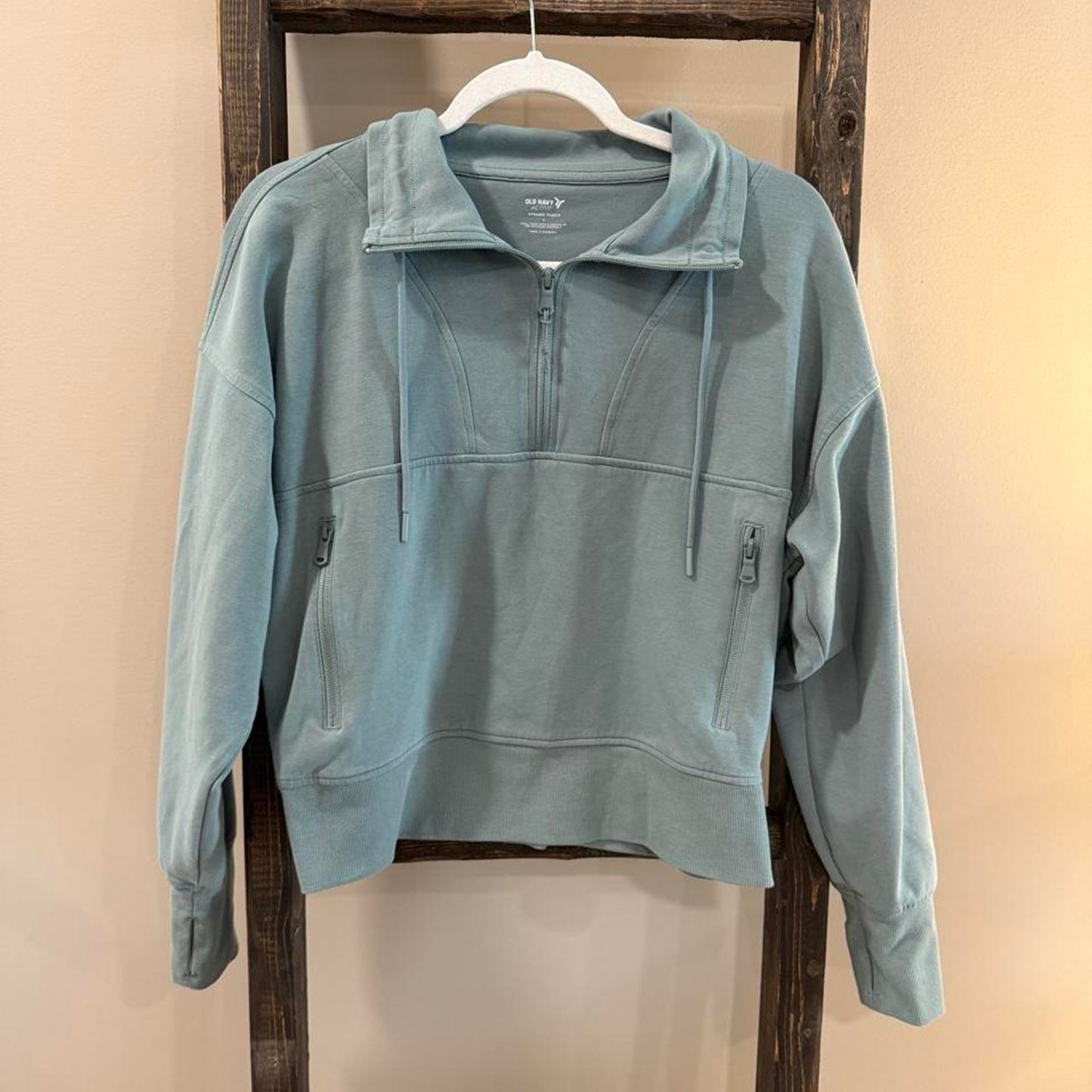 Size Large Old Navy Quarter Zip Cropped Sweatshirt
