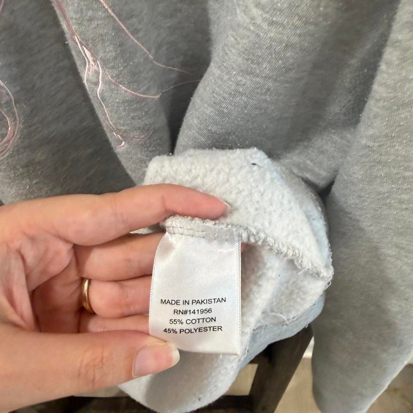 Size Large Persaya Embroidered Bow Oversized Crewneck
