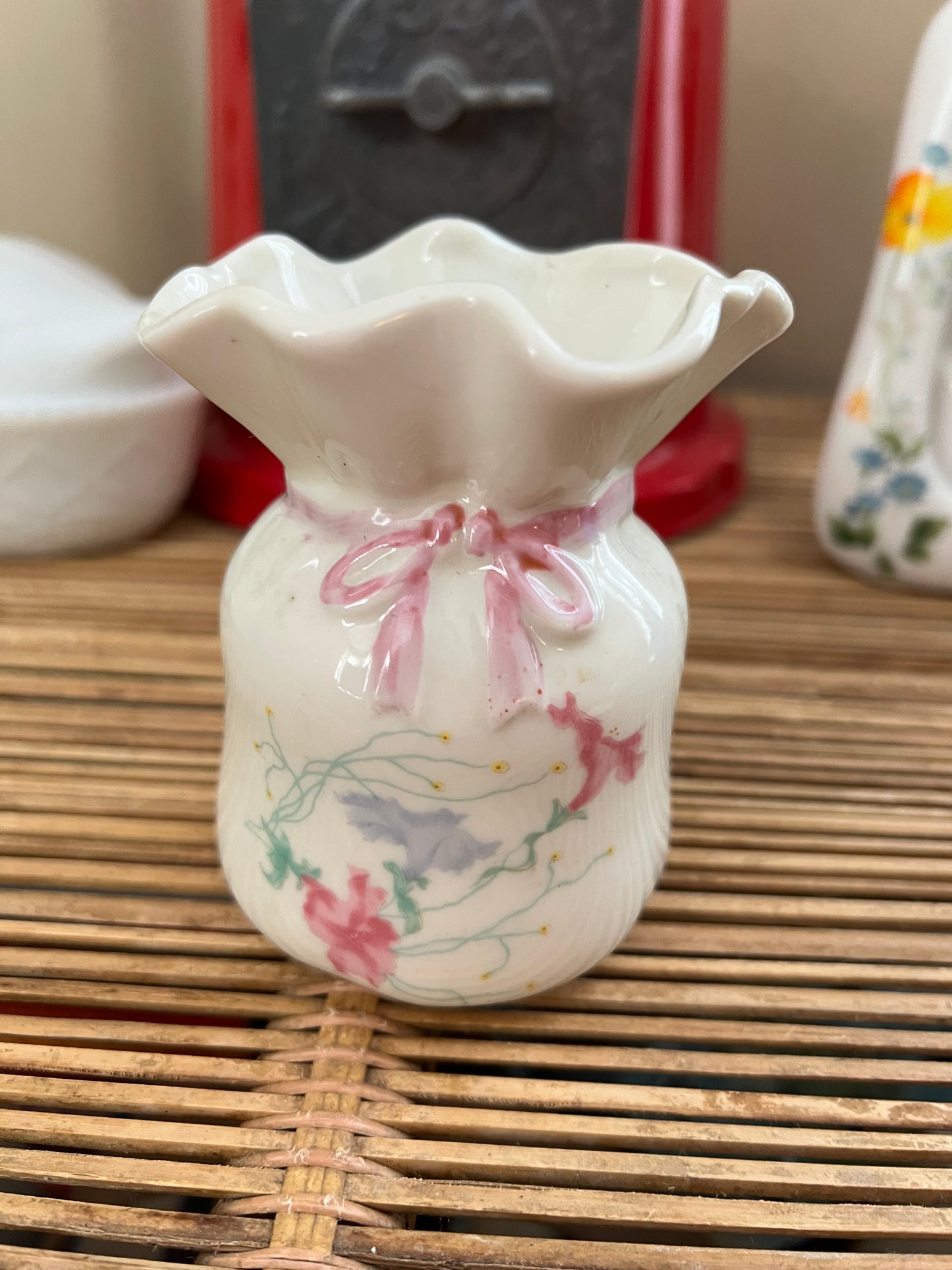 Takahski Mini Bow Vase