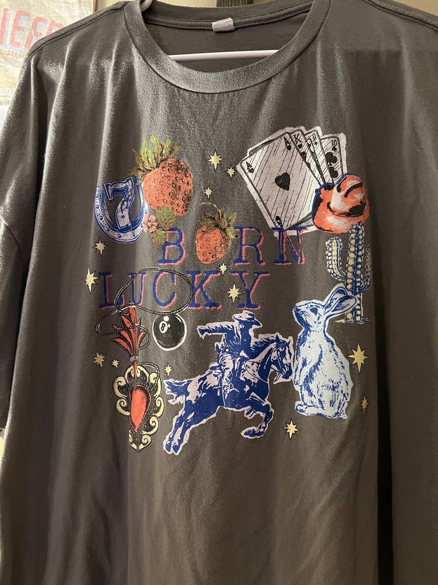 Size XXL Born Lucky Graphic Tee