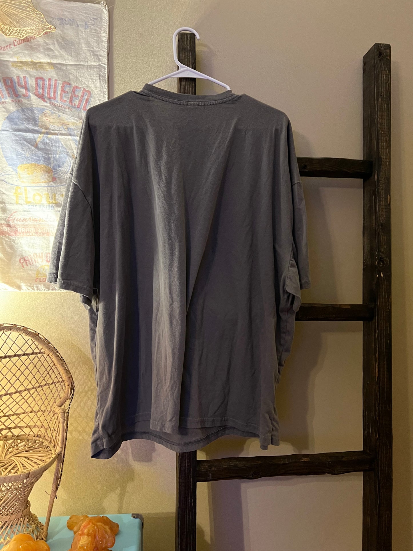 Size XXL Born Lucky Graphic Tee