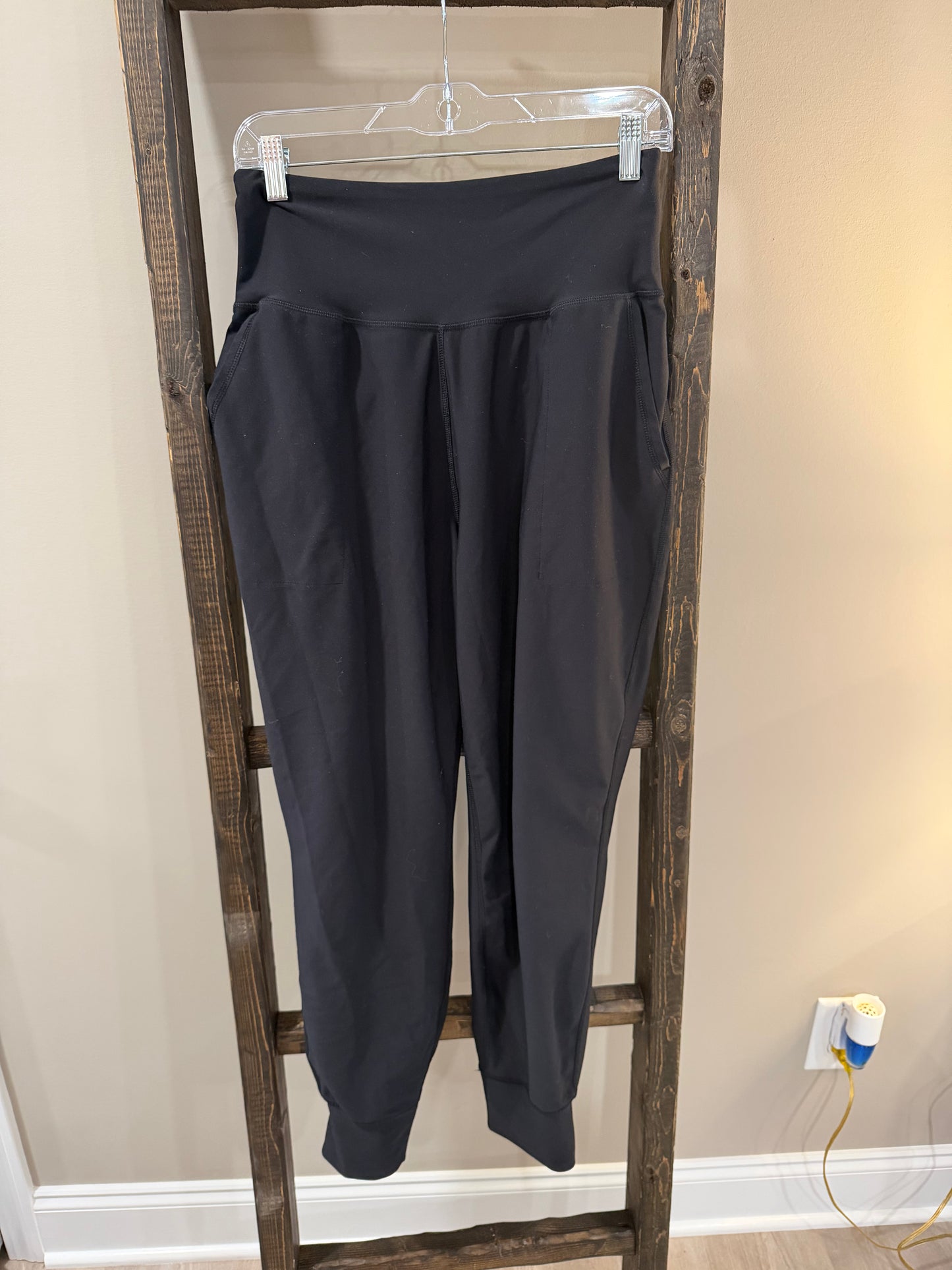 Size Large Old Navy Black High Rise Leggings with Pockets