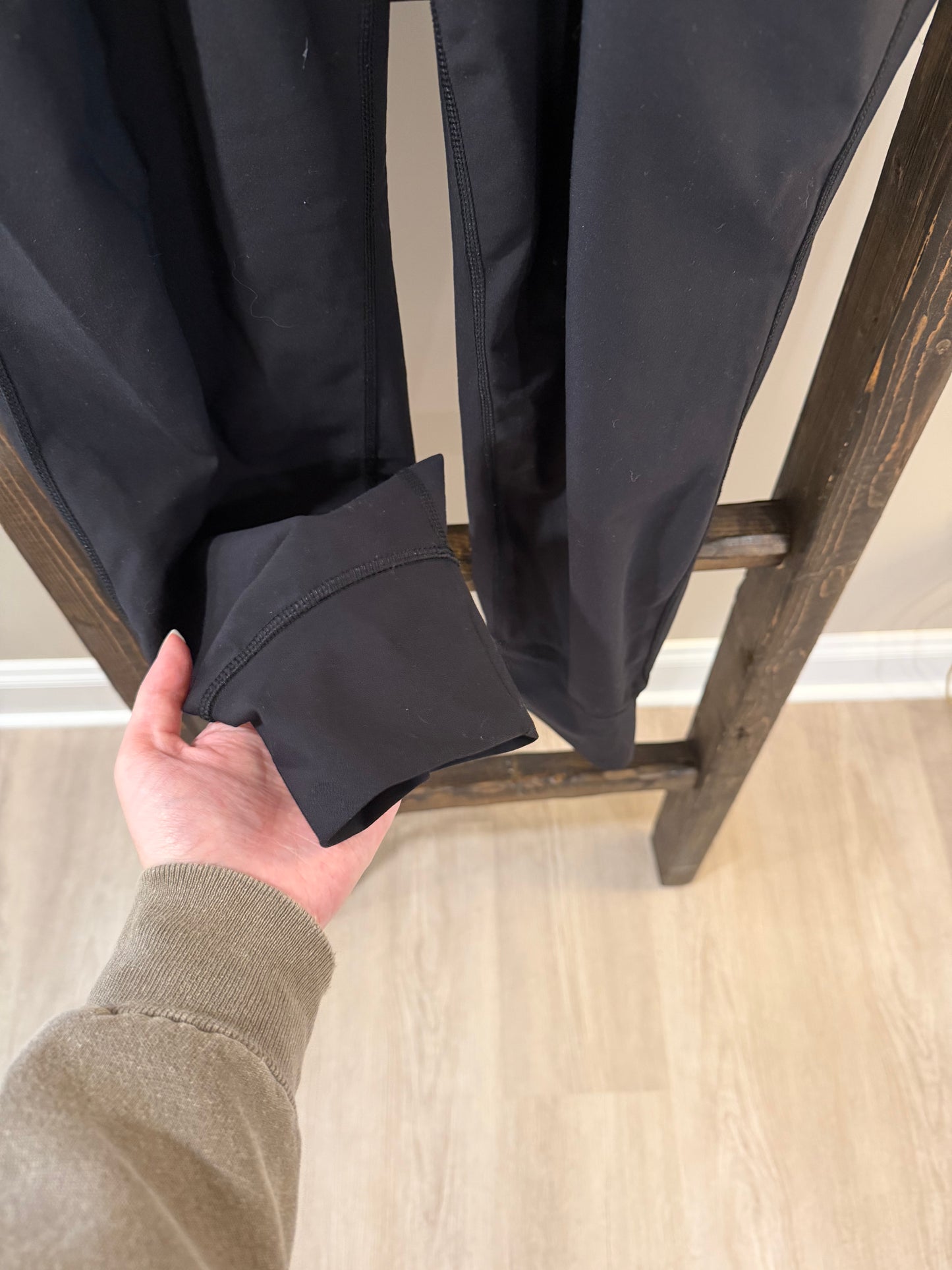 Size Large Old Navy Black High Rise Leggings with Pockets