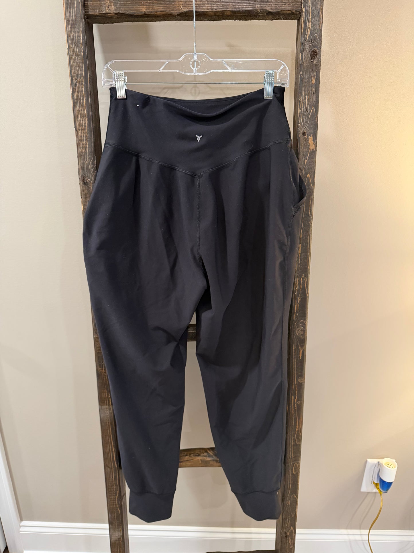 Size Large Old Navy Black High Rise Leggings with Pockets