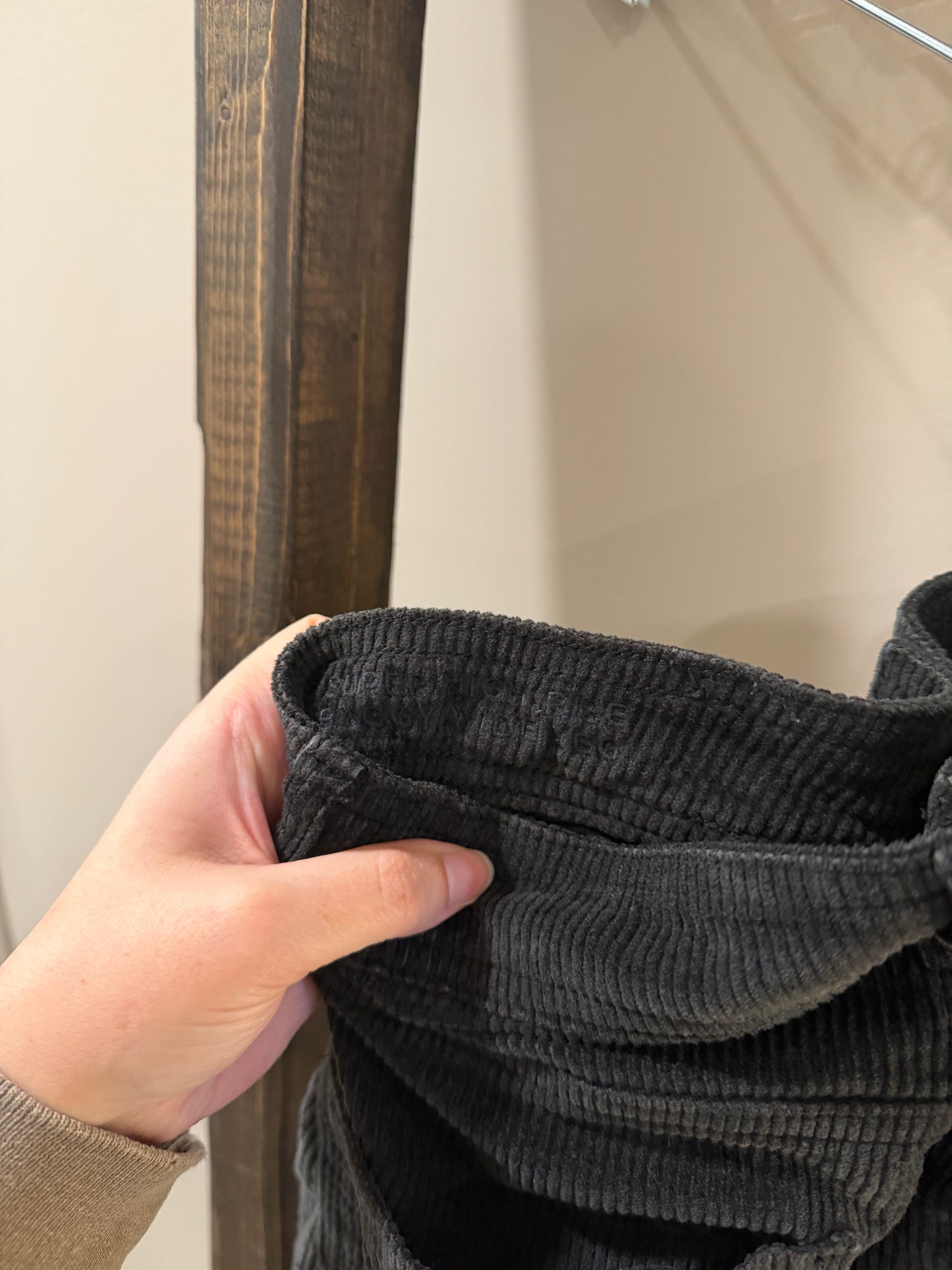 Size 00 American Eagle Super High Rise Baggy Wide Leg Black Corduroy Cargo Utility Pants