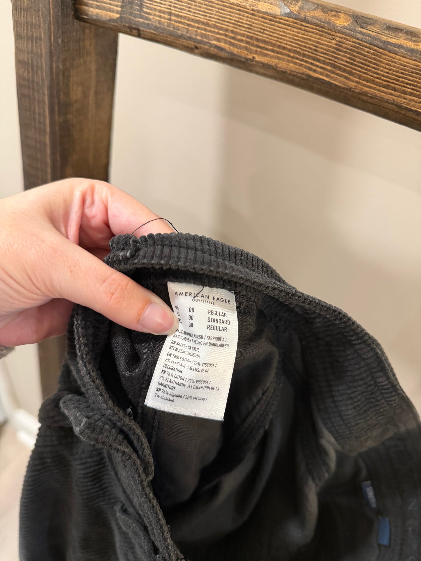 Size 00 American Eagle Super High Rise Baggy Wide Leg Black Corduroy Cargo Utility Pants