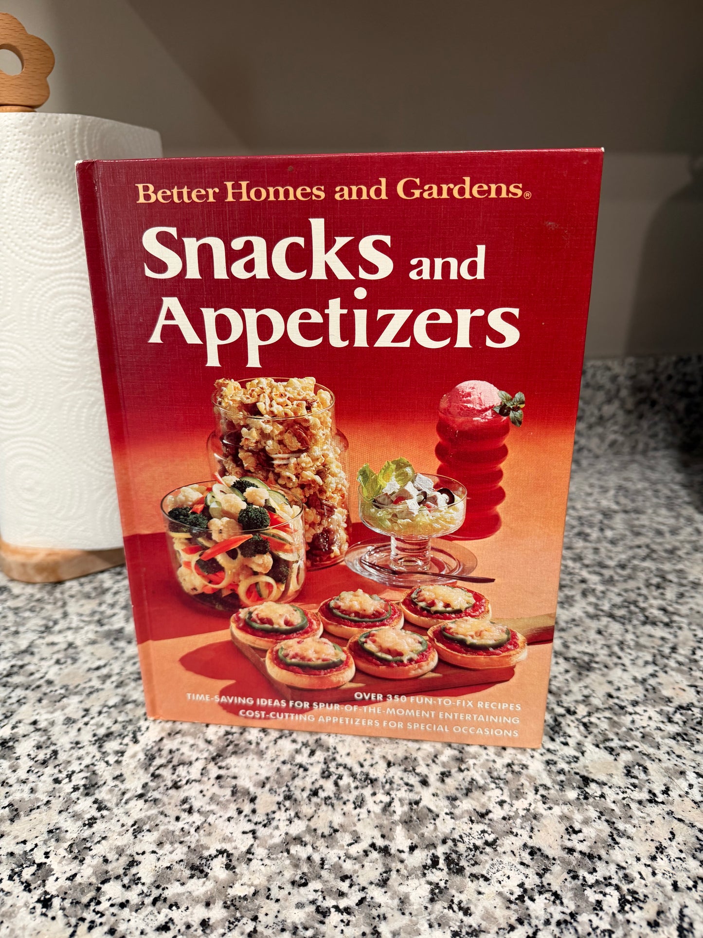 Vintage Better Homes & Garden Snacks and Appetizers Cookbook