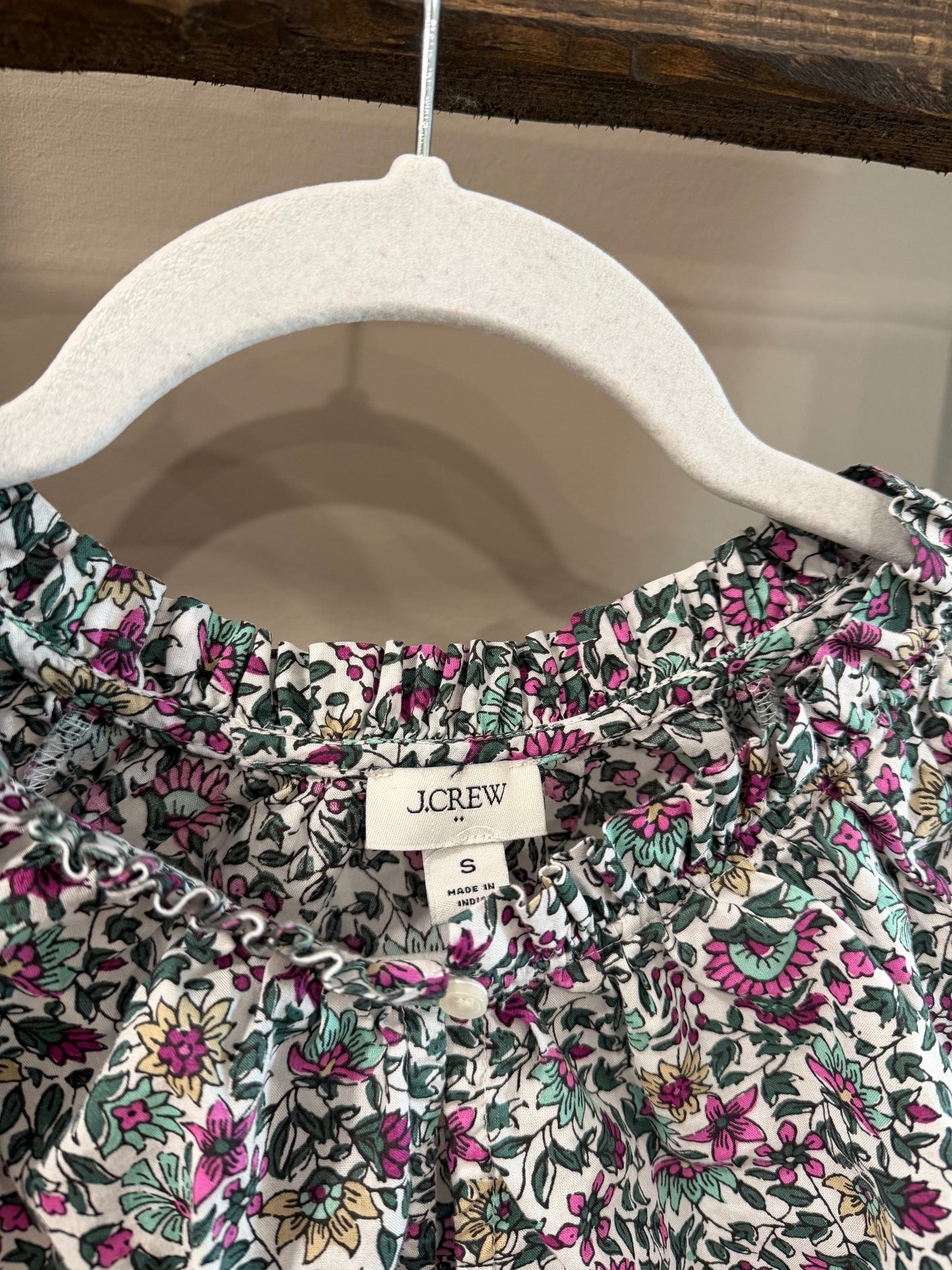 Size Small J Crew Floral Puff Sleeve Split Neck Top