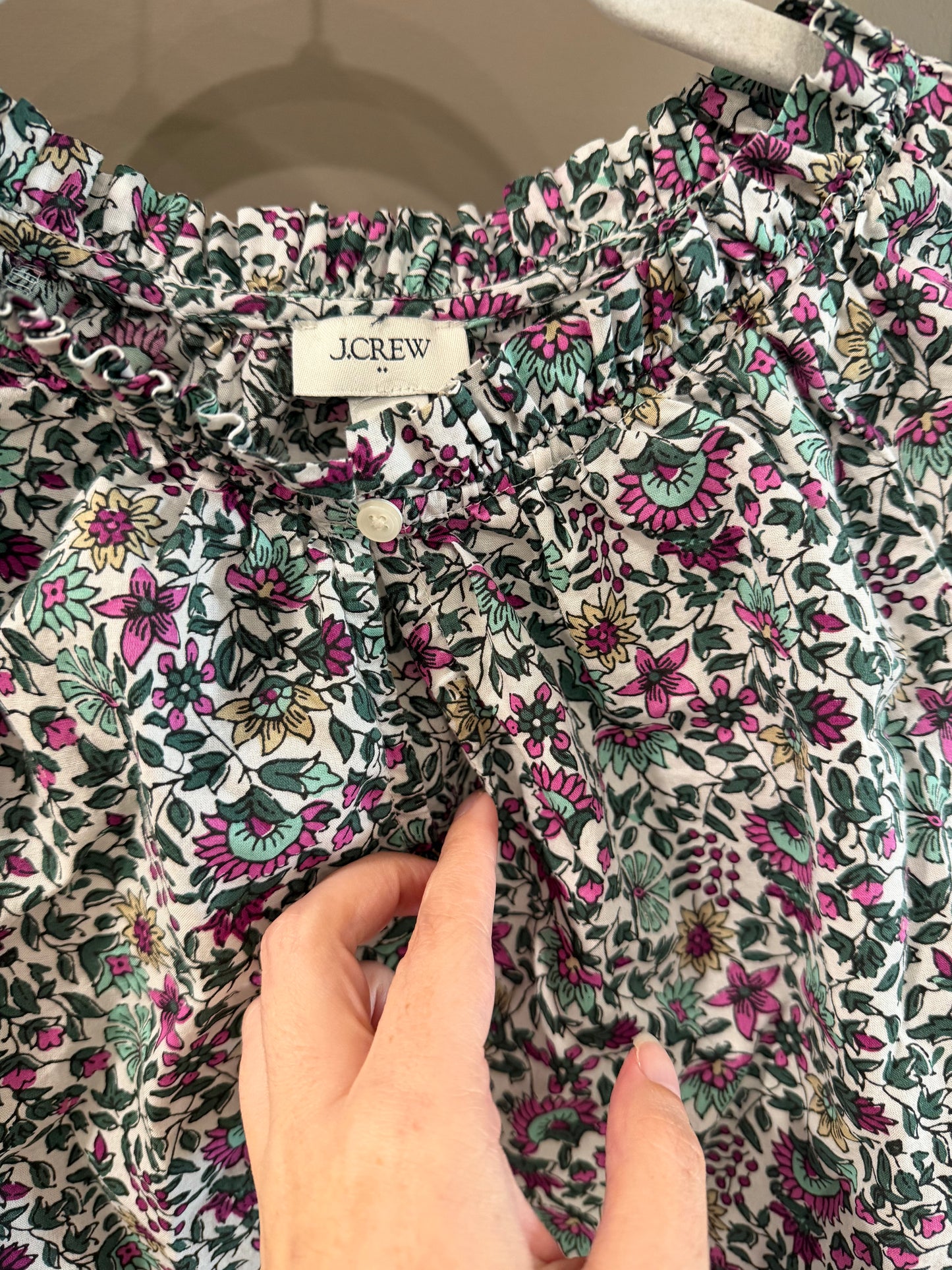 Size Small J Crew Floral Puff Sleeve Split Neck Top