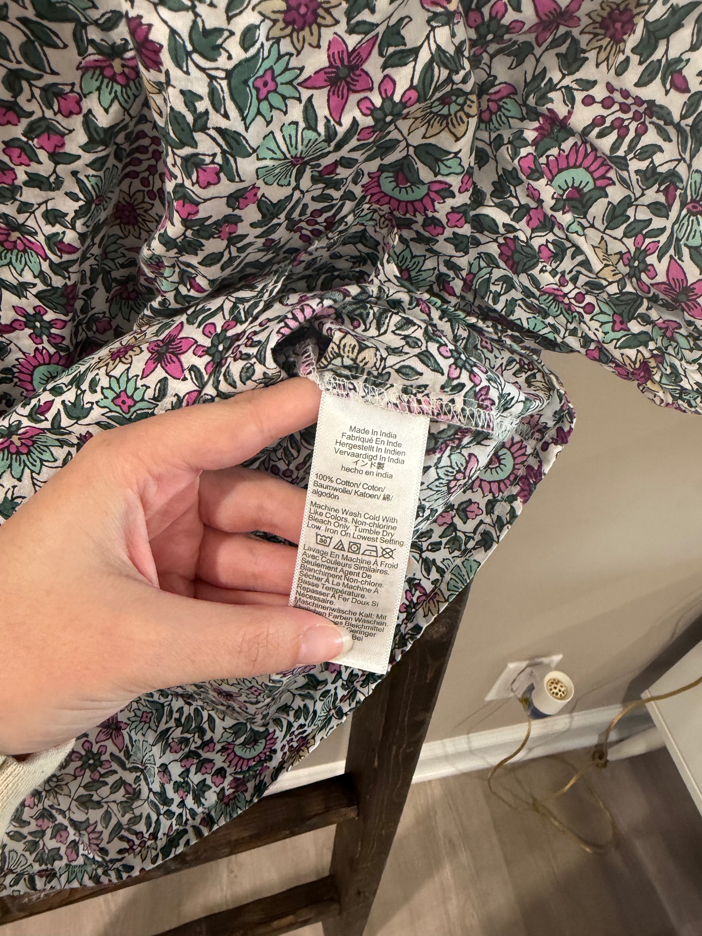 Size Small J Crew Floral Puff Sleeve Split Neck Top