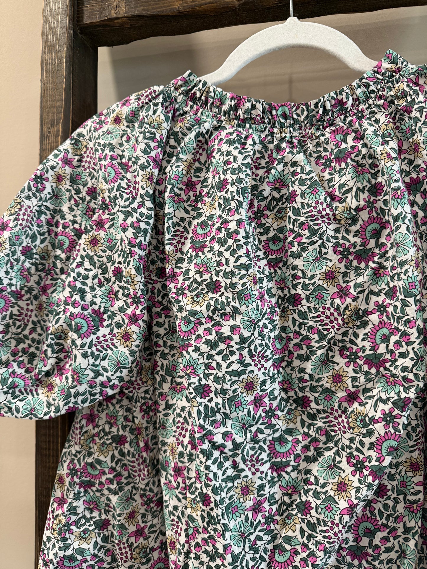 Size Small J Crew Floral Puff Sleeve Split Neck Top