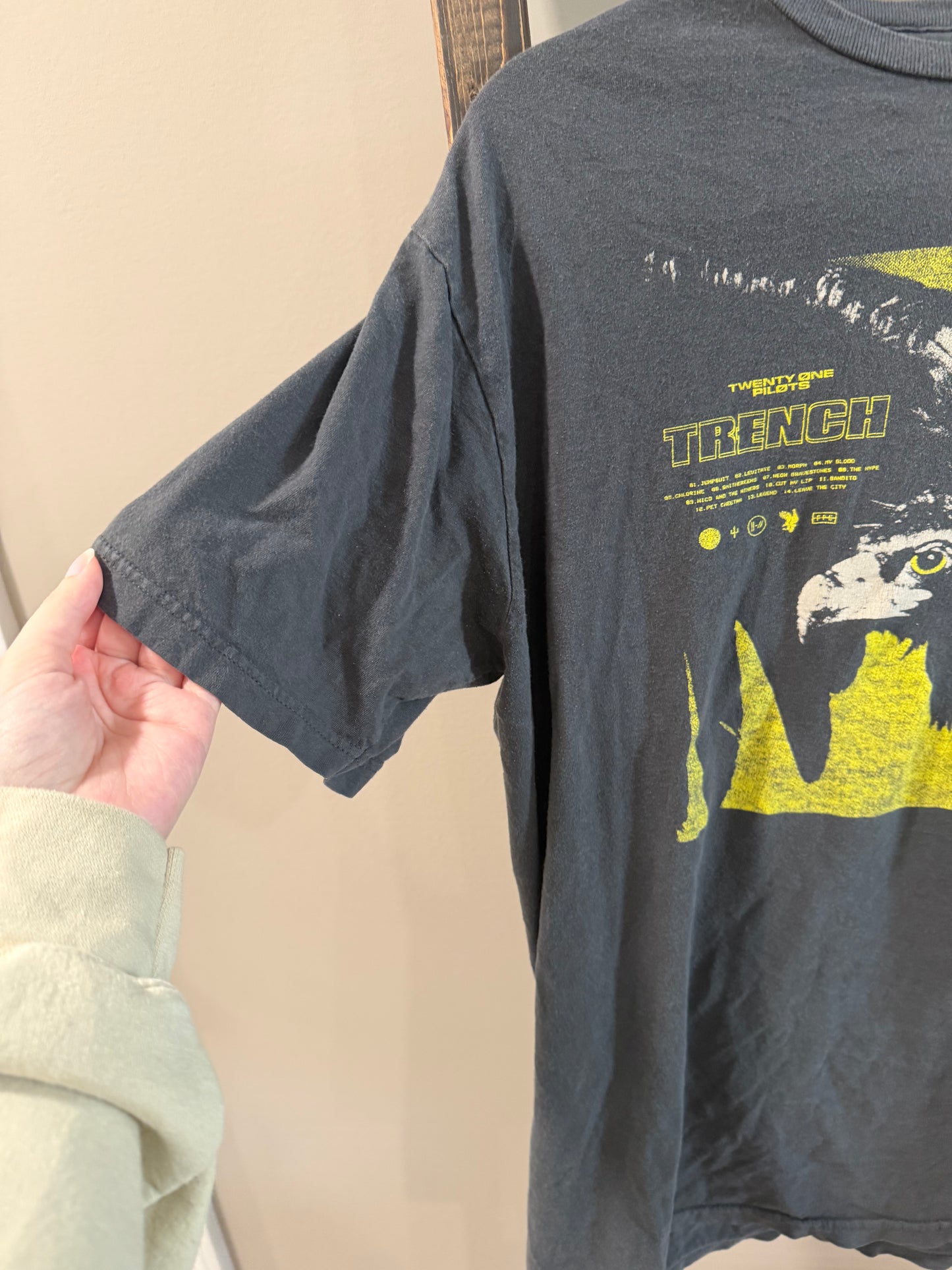 Size XL Bay Island Sportswear Twenty One Pilots Trench Concert Merch Tee