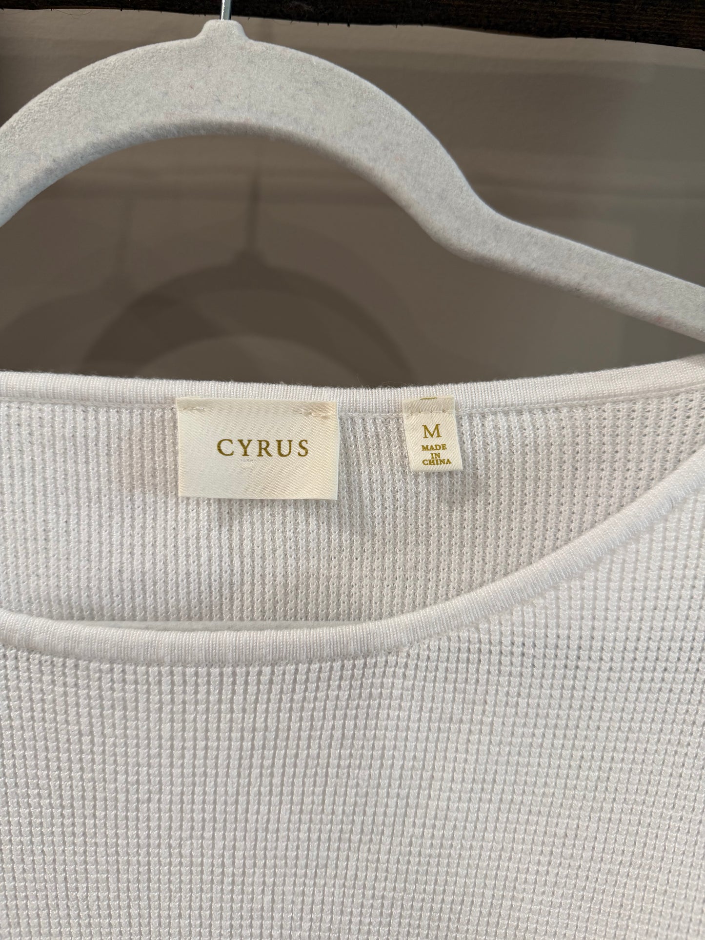 Size Medium Cyrus White Short Sleeve Sweater Top