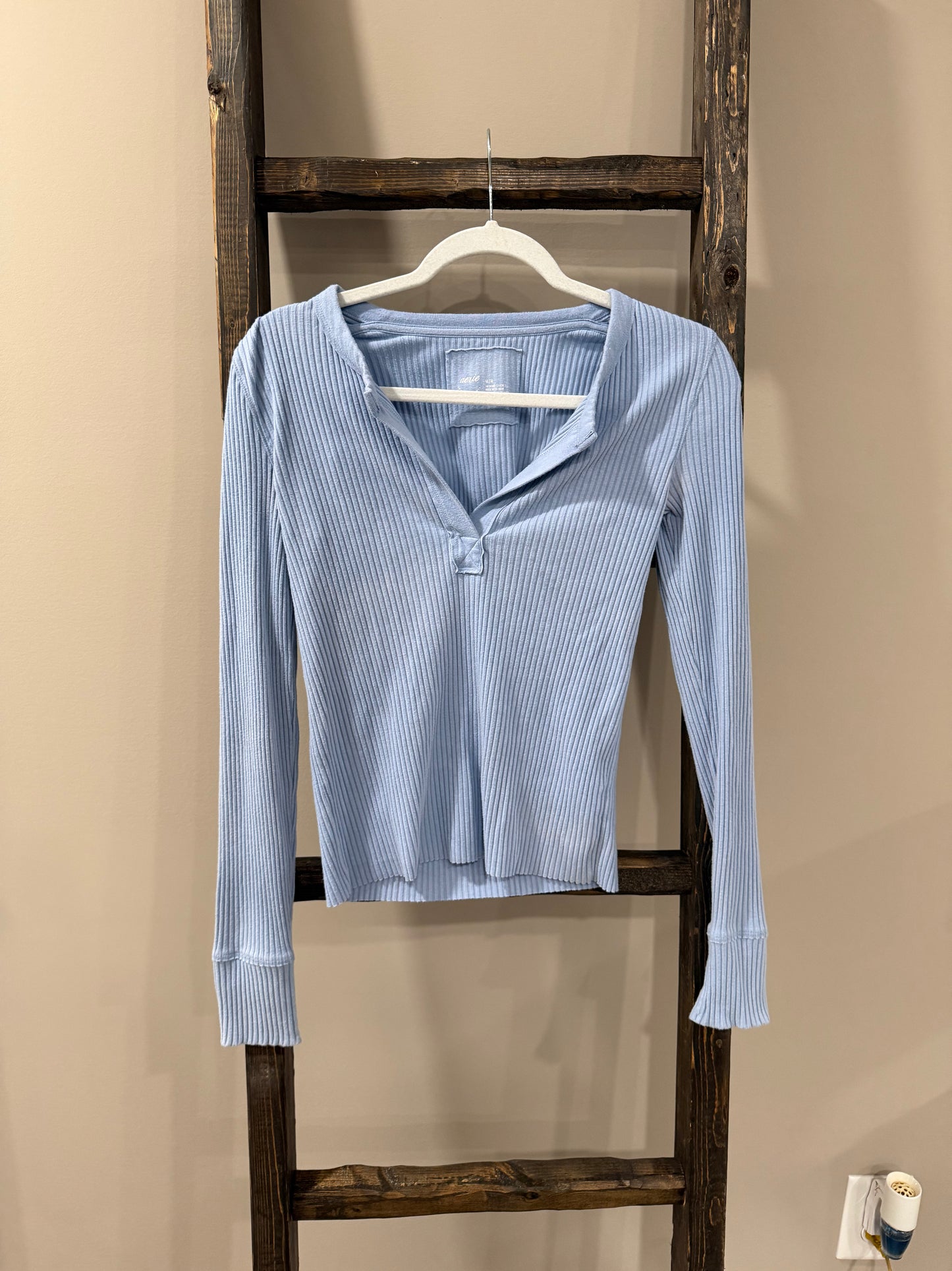 Size Medium Aerie Light Blue Ribbed Top