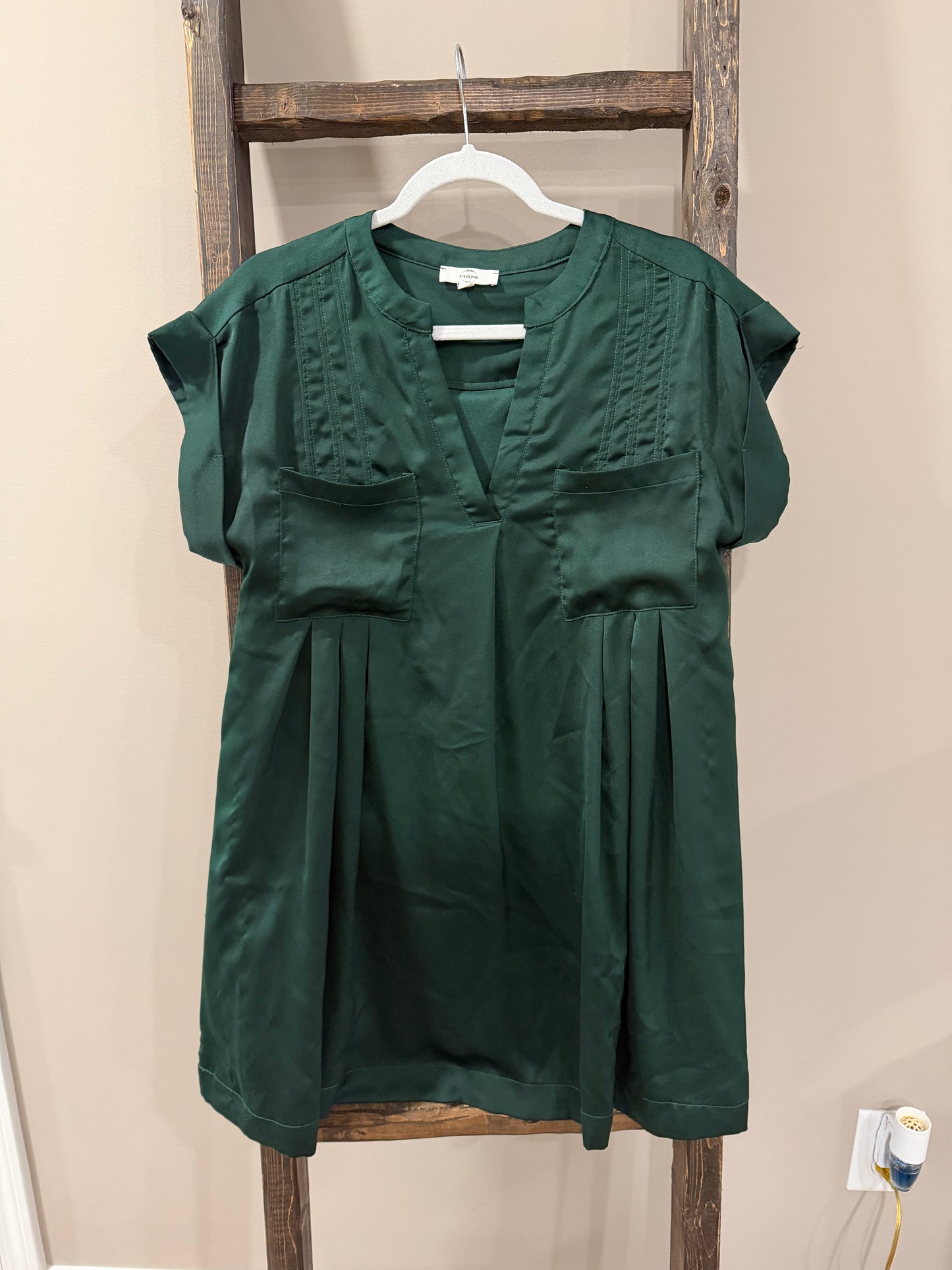 Size Small Entro Emerald Green Shift Dress With Front Pleated Pockets