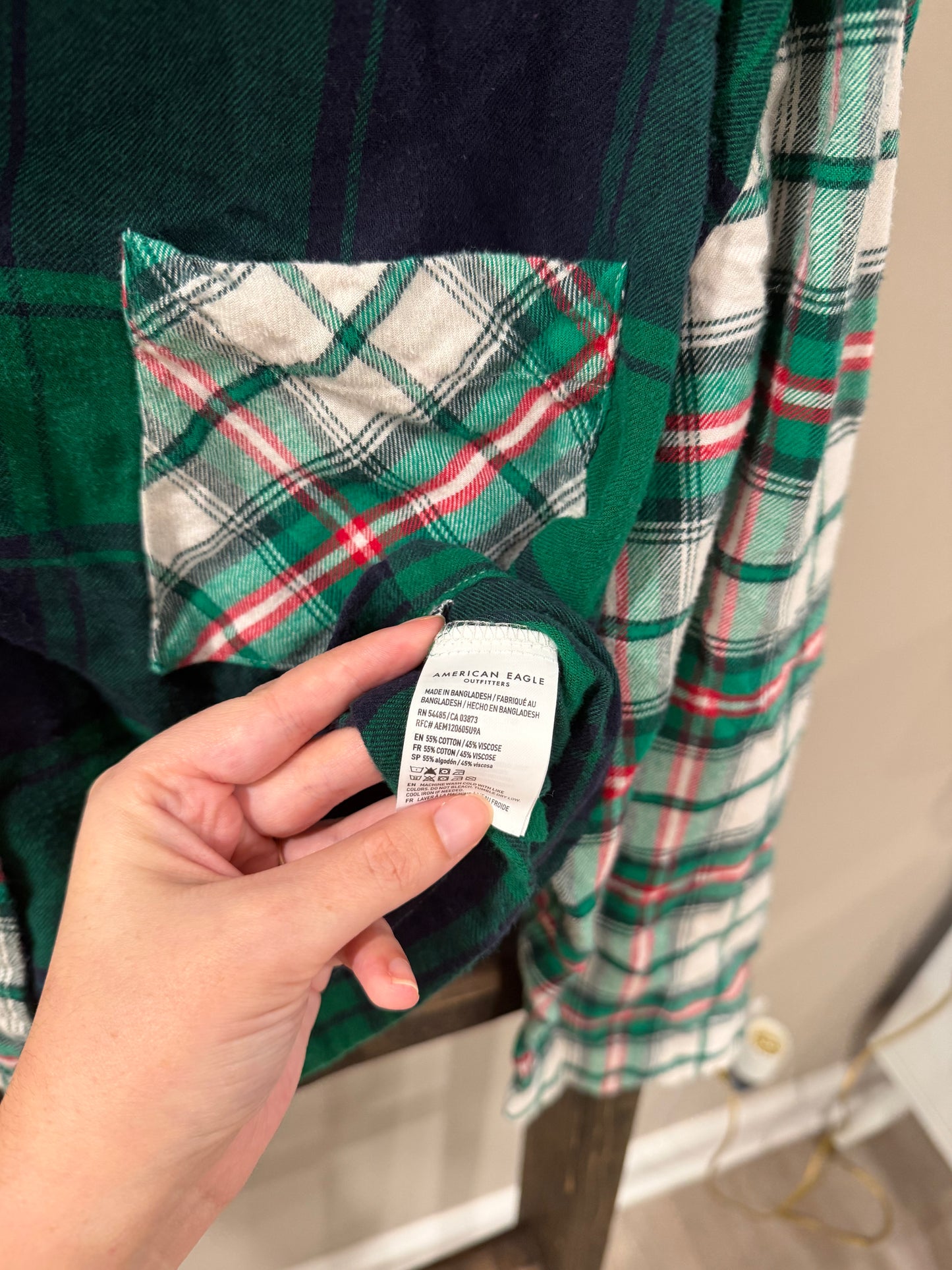 Size Medium American Eagle Plaid Loungewear Cropped Buttonup