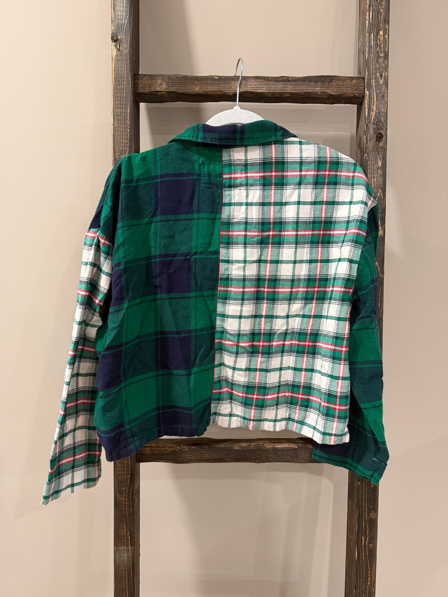 Size Medium American Eagle Plaid Loungewear Cropped Buttonup