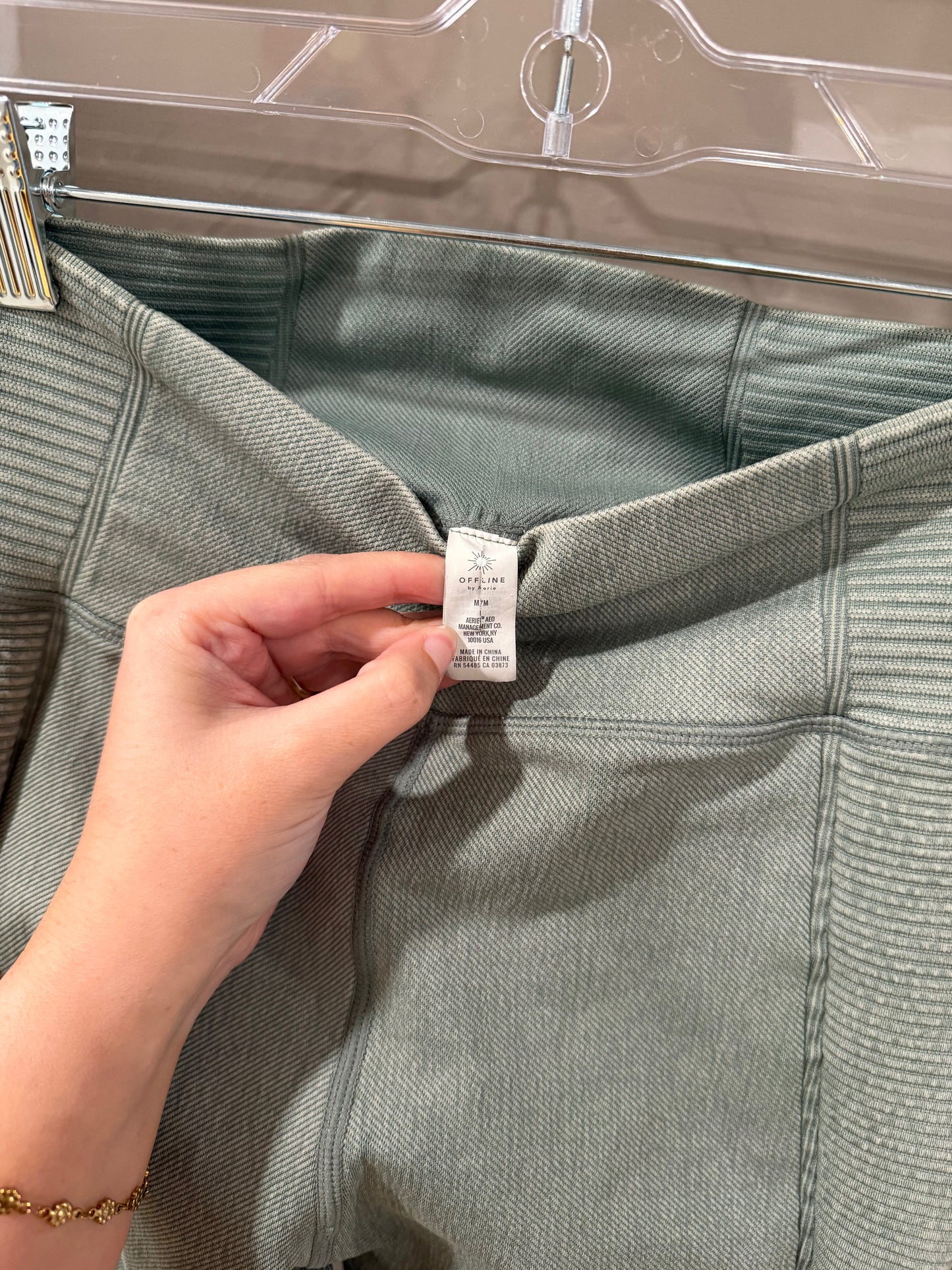 Size Medium Offline by Aerie Green Ribbed Leggings