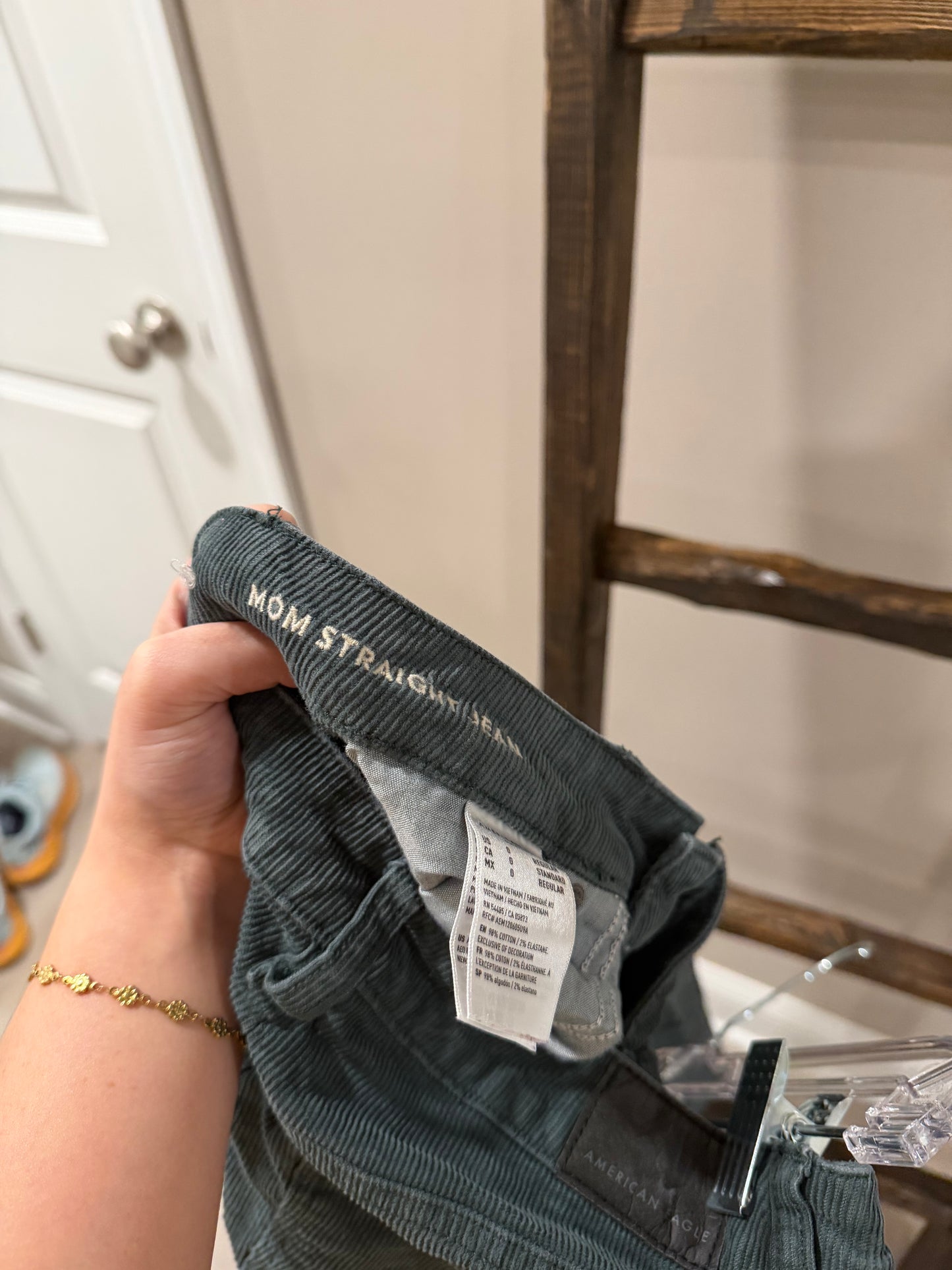 Size 0 American Eagle Green Corduroy Mom Straight Jeans