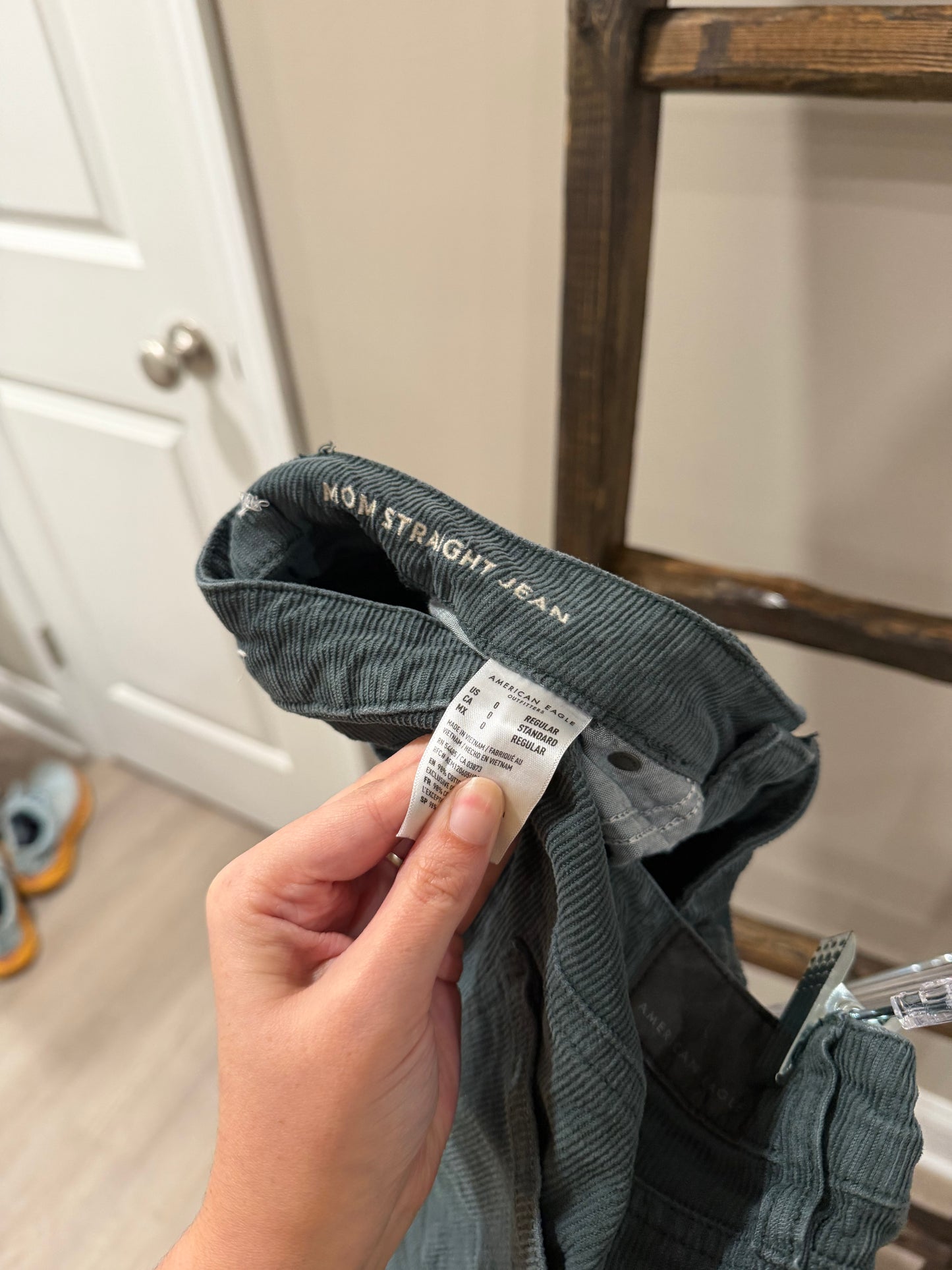 Size 0 American Eagle Green Corduroy Mom Straight Jeans