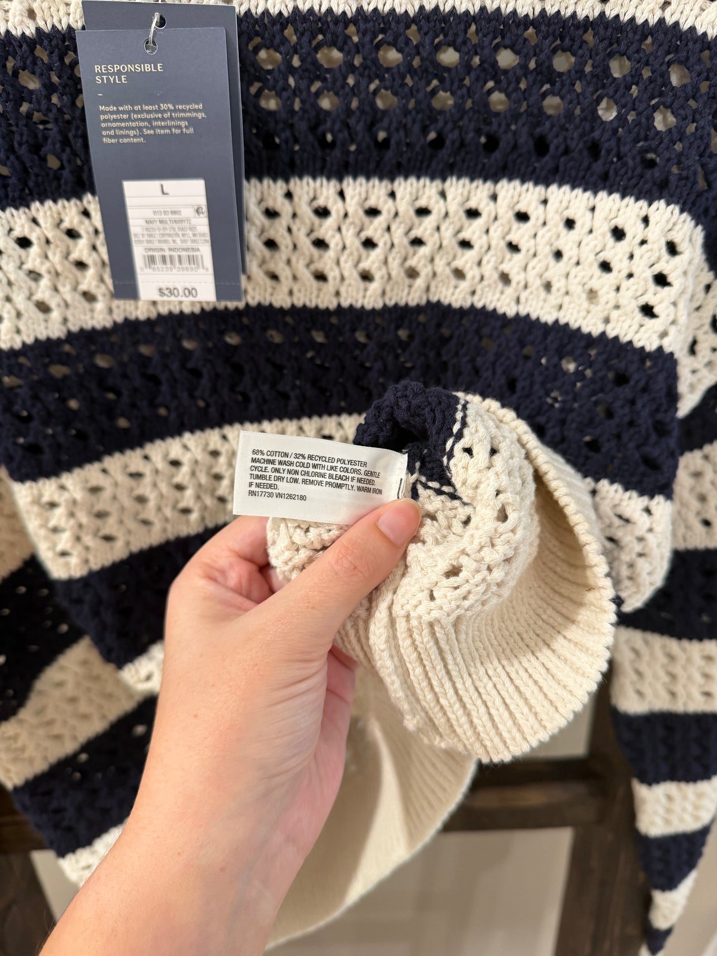 Size Large NWT Universal Thread Openwork Knitted Sweater