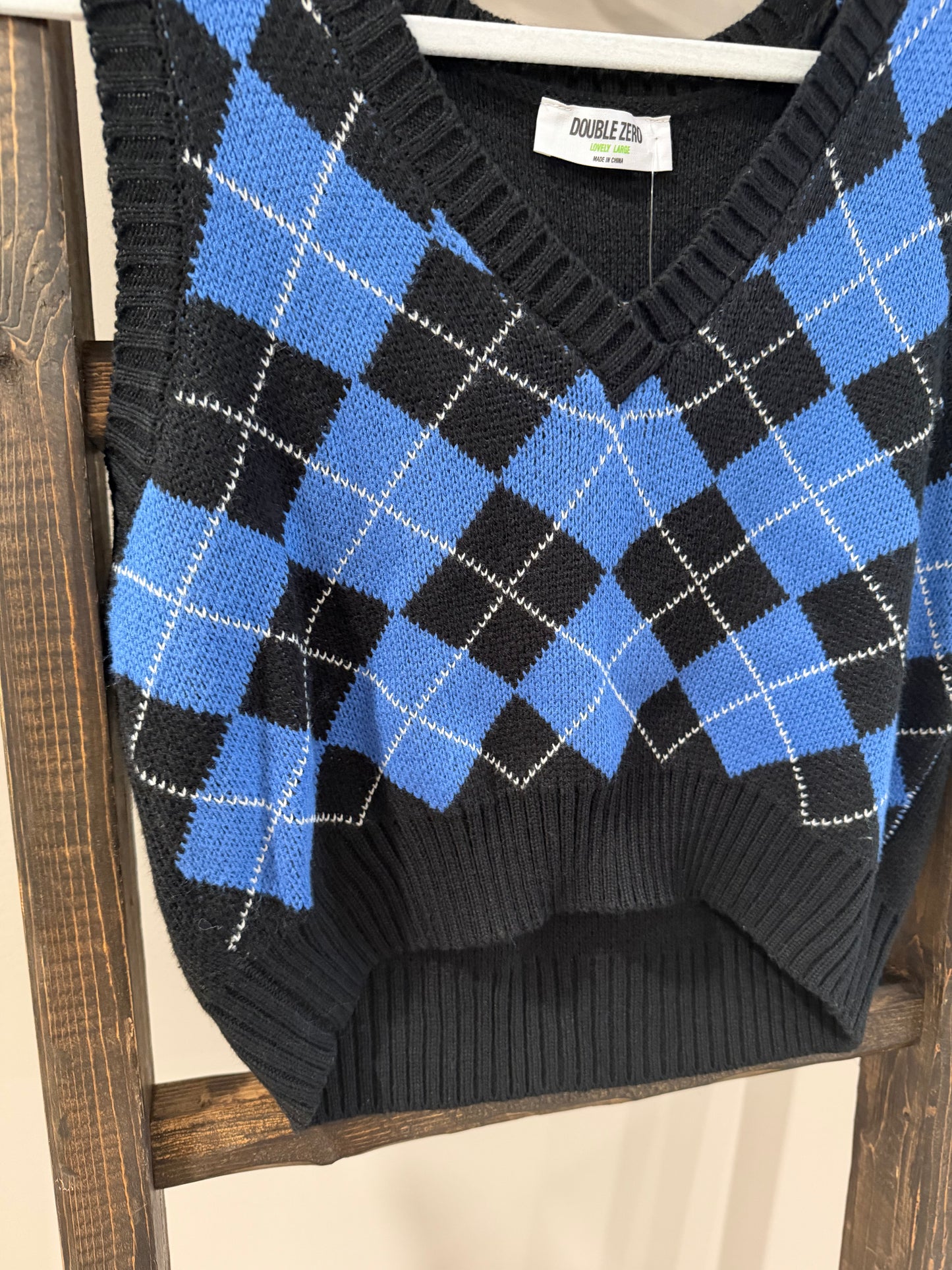 Size Large NWT Double Zero Black & Blue Argyle Cropped Sweater Vest