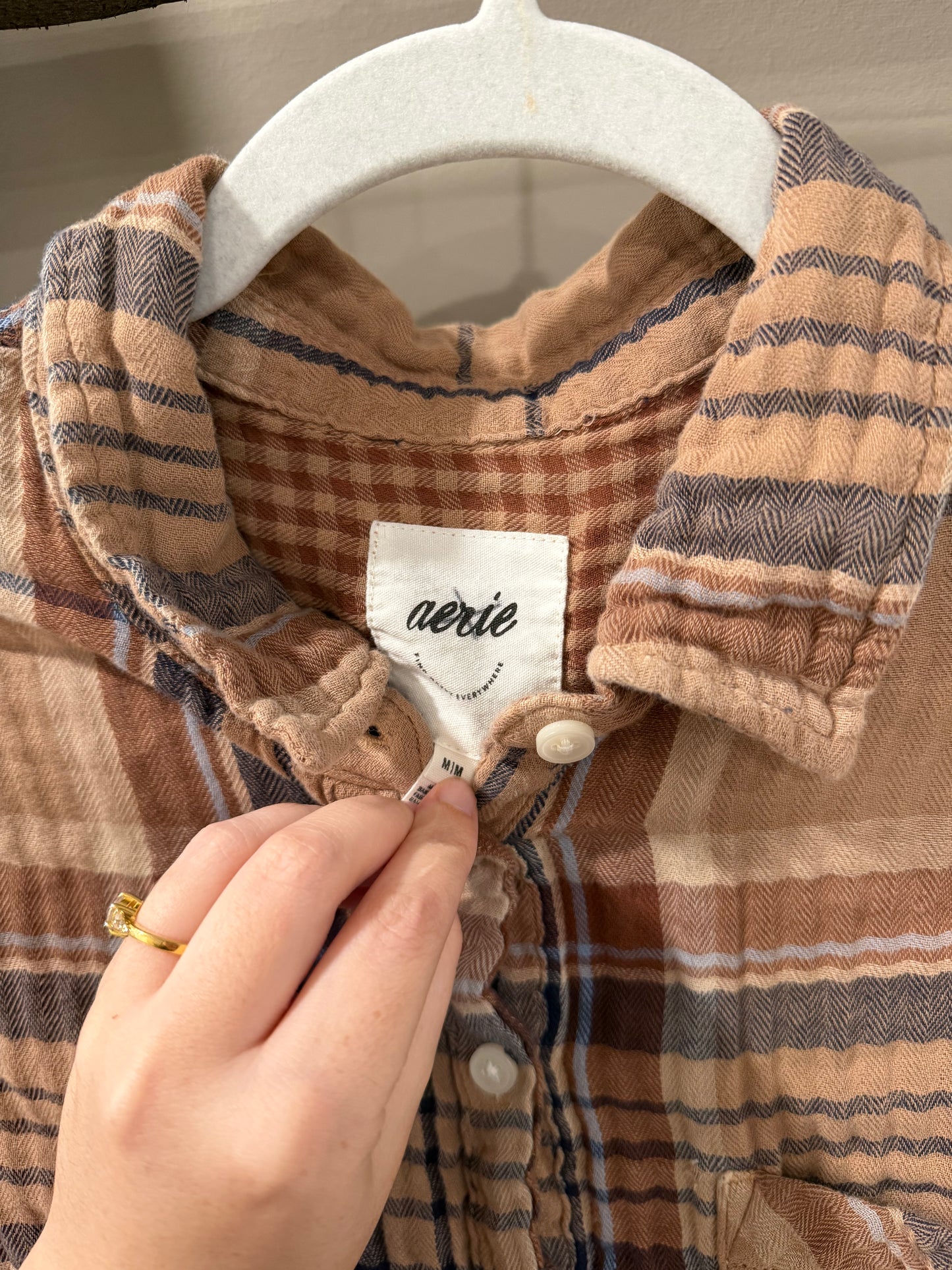 Size Medium Aerie Plaid Brown & Blue Lightweight Flannel
