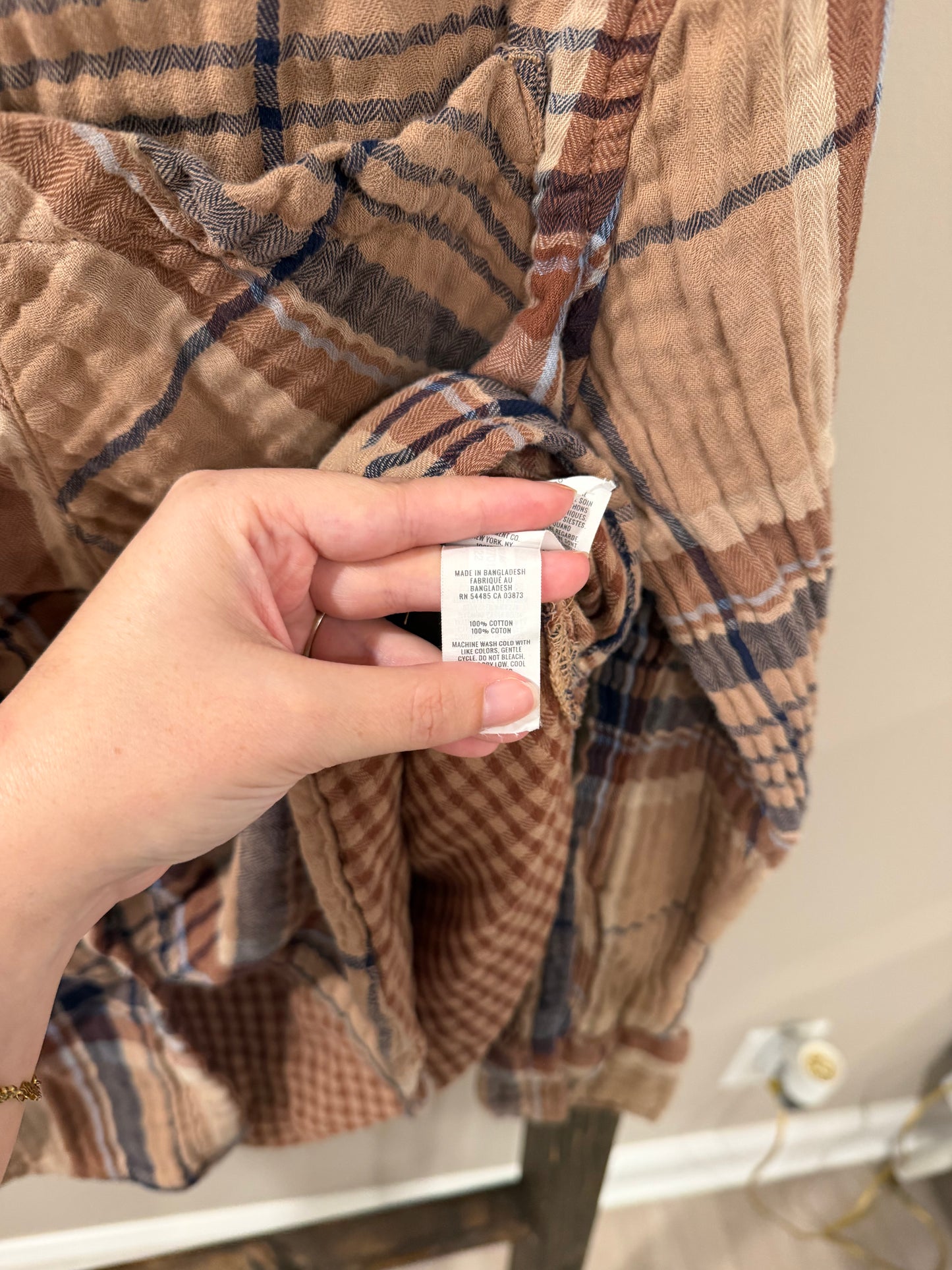 Size Medium Aerie Plaid Brown & Blue Lightweight Flannel