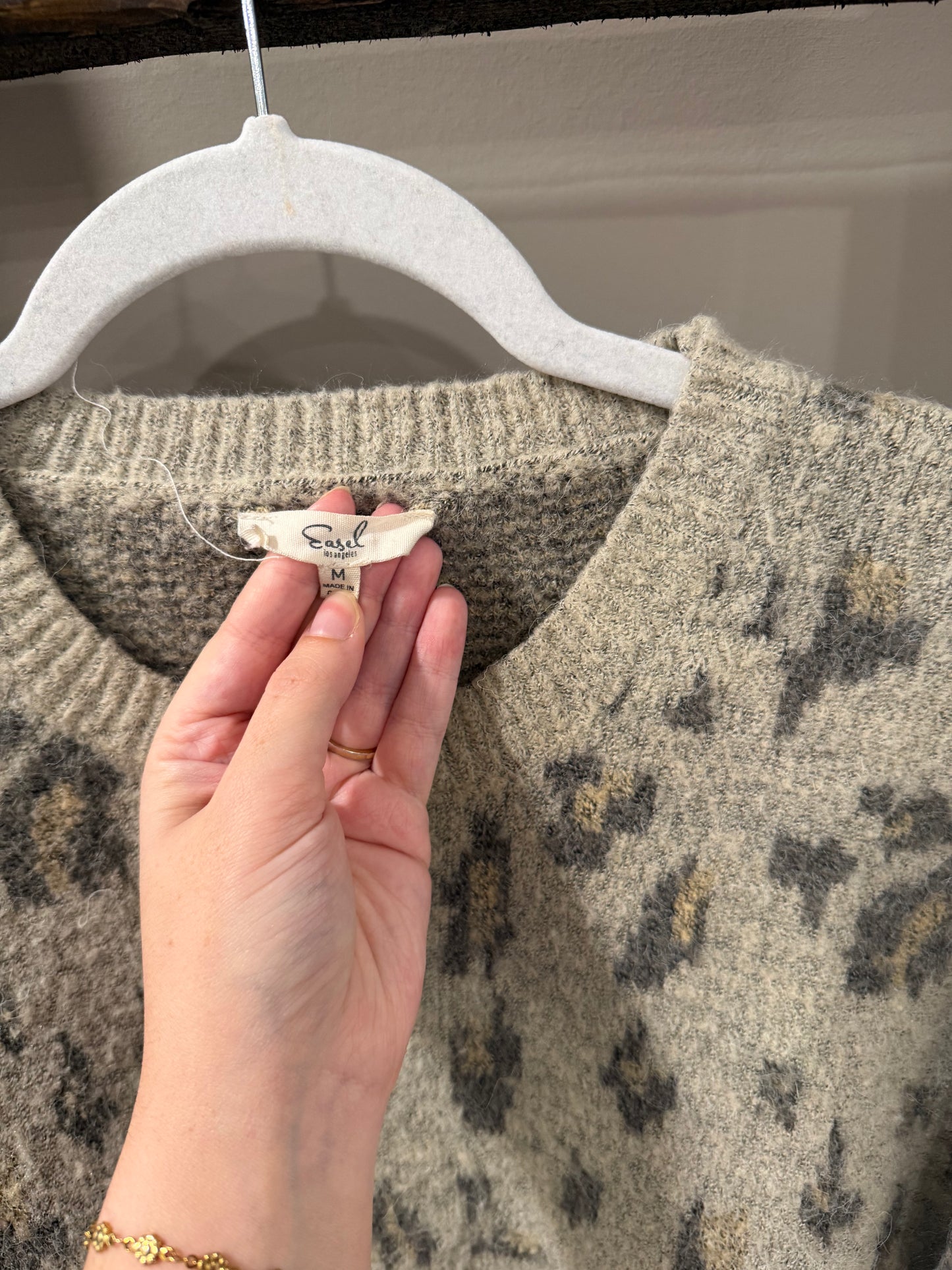 Size Medium Easel Animal Print Oversized Sweater
