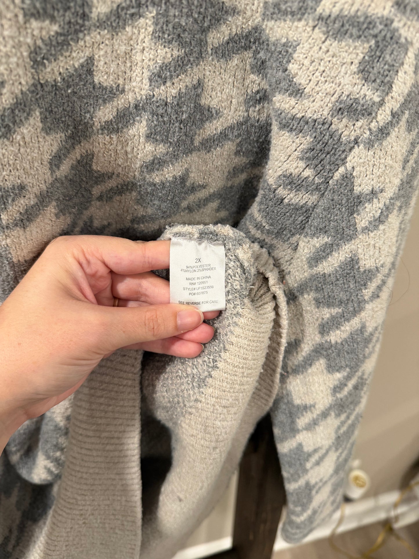 Size 2X Olive + Oak Houndstooth Crewneck Sweater