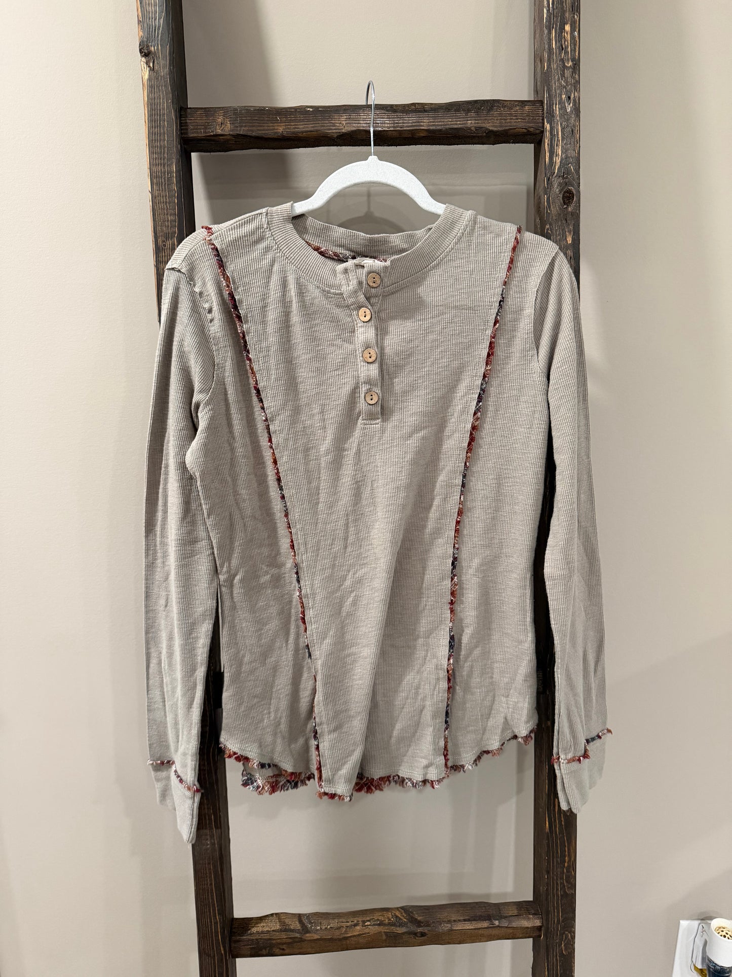 Size Medium Easel Long Sleeve Thermal Henley Top