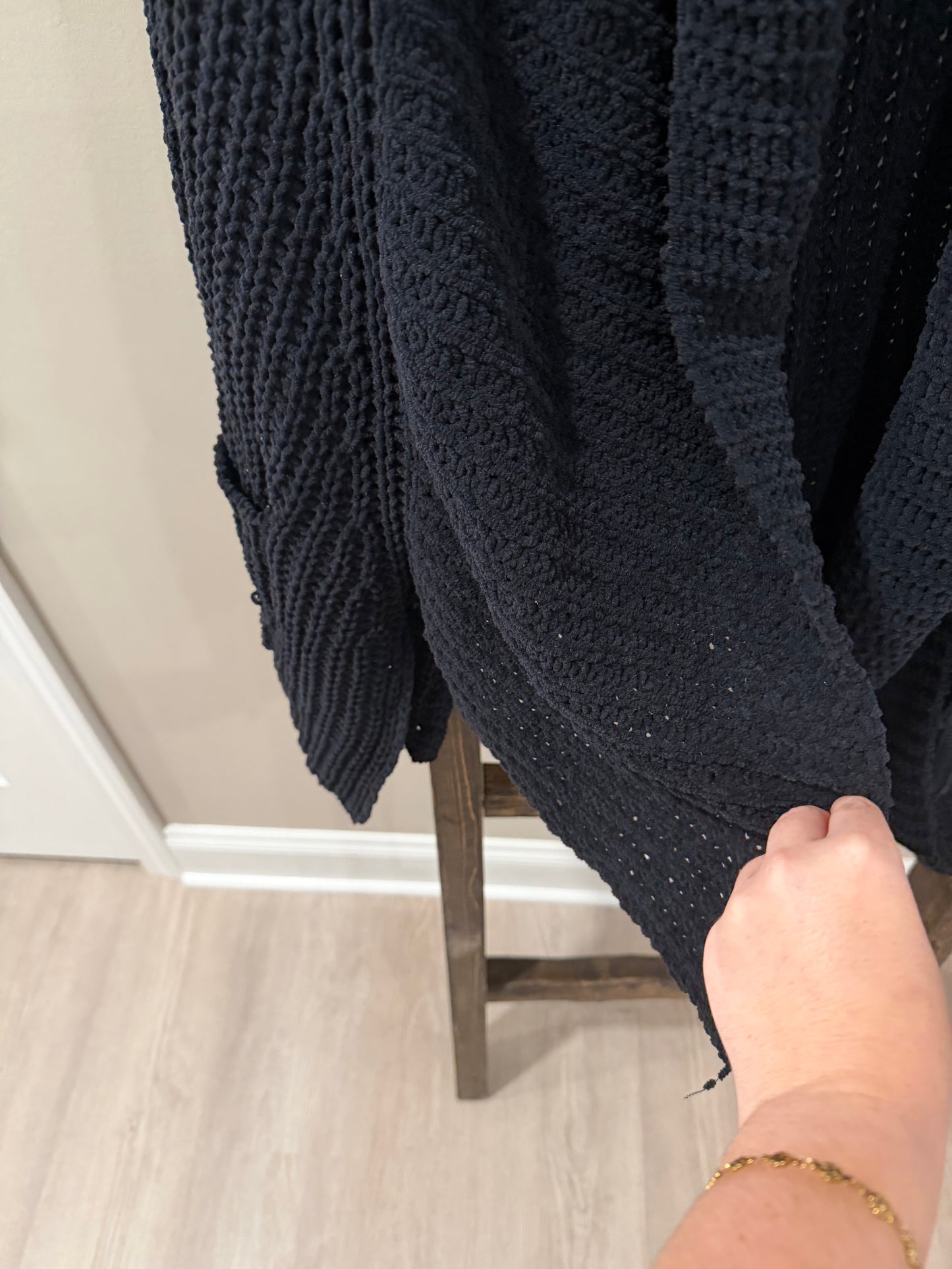 Size Medium POL Black Knit Chunky Cardigan