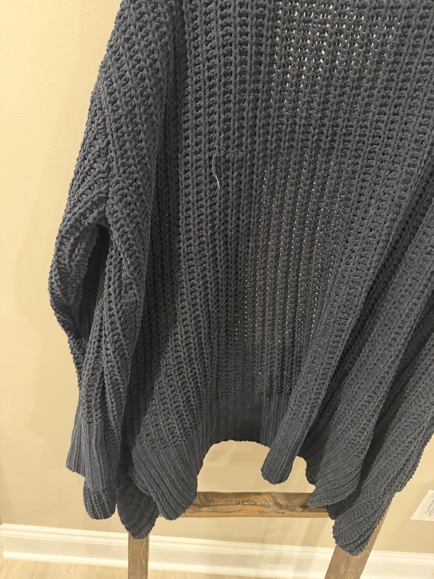 Size Medium POL Black Knit Chunky Cardigan