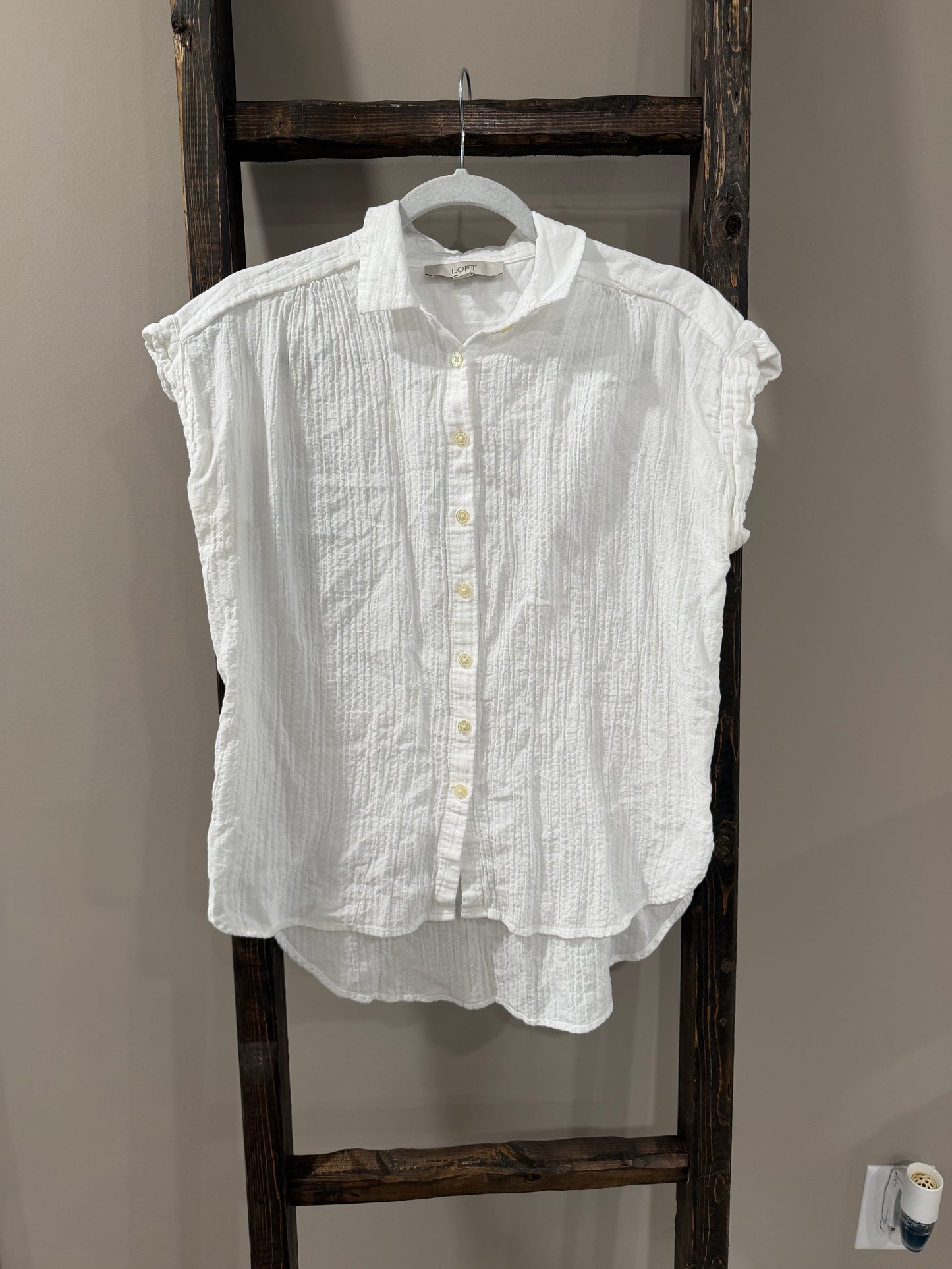 Size Small LOFT White Button Up Blouse With Ruffles &amp; Subtle Verticle Pleating