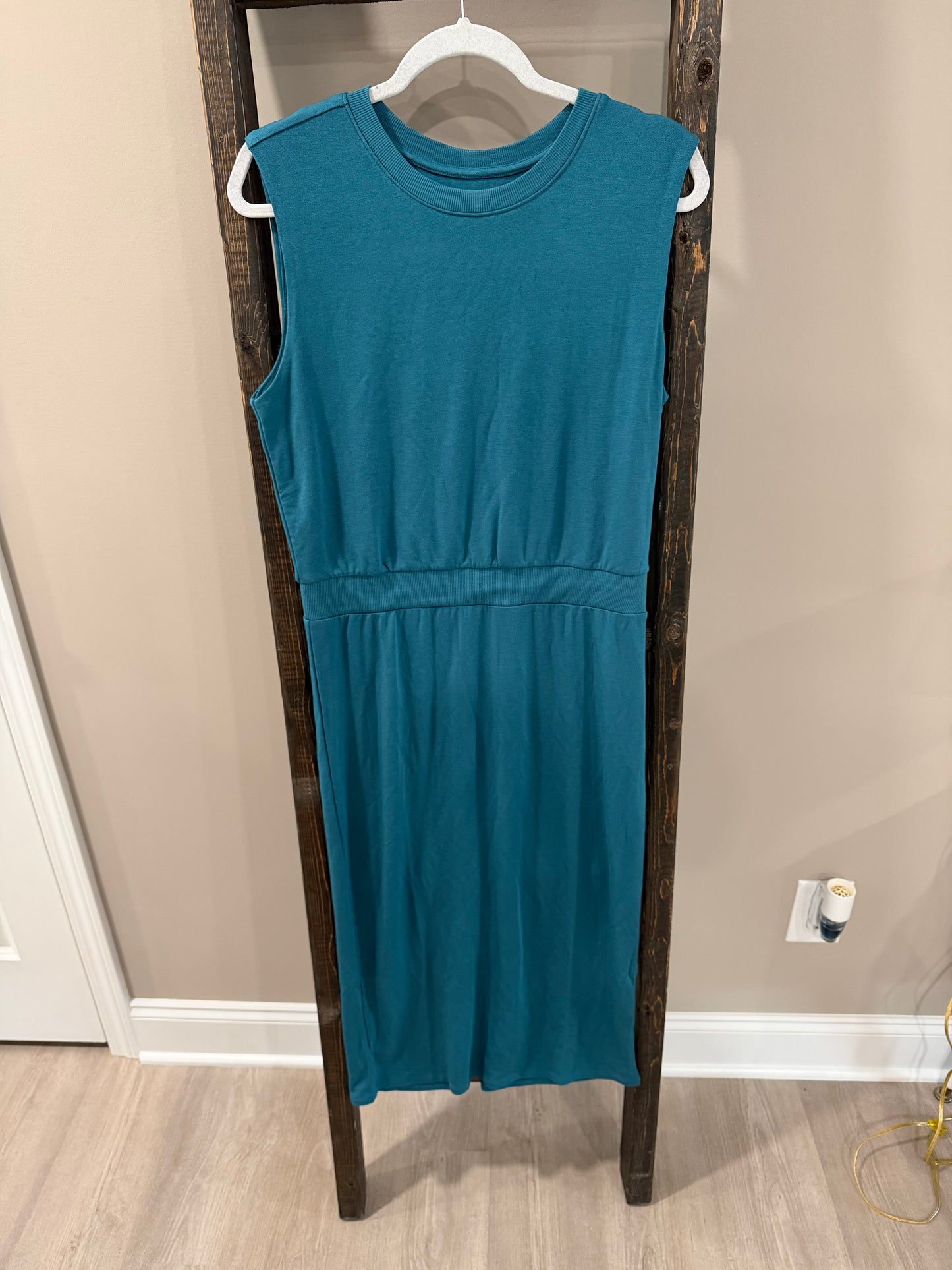 Size Medium Lou & Grey Teal Dress