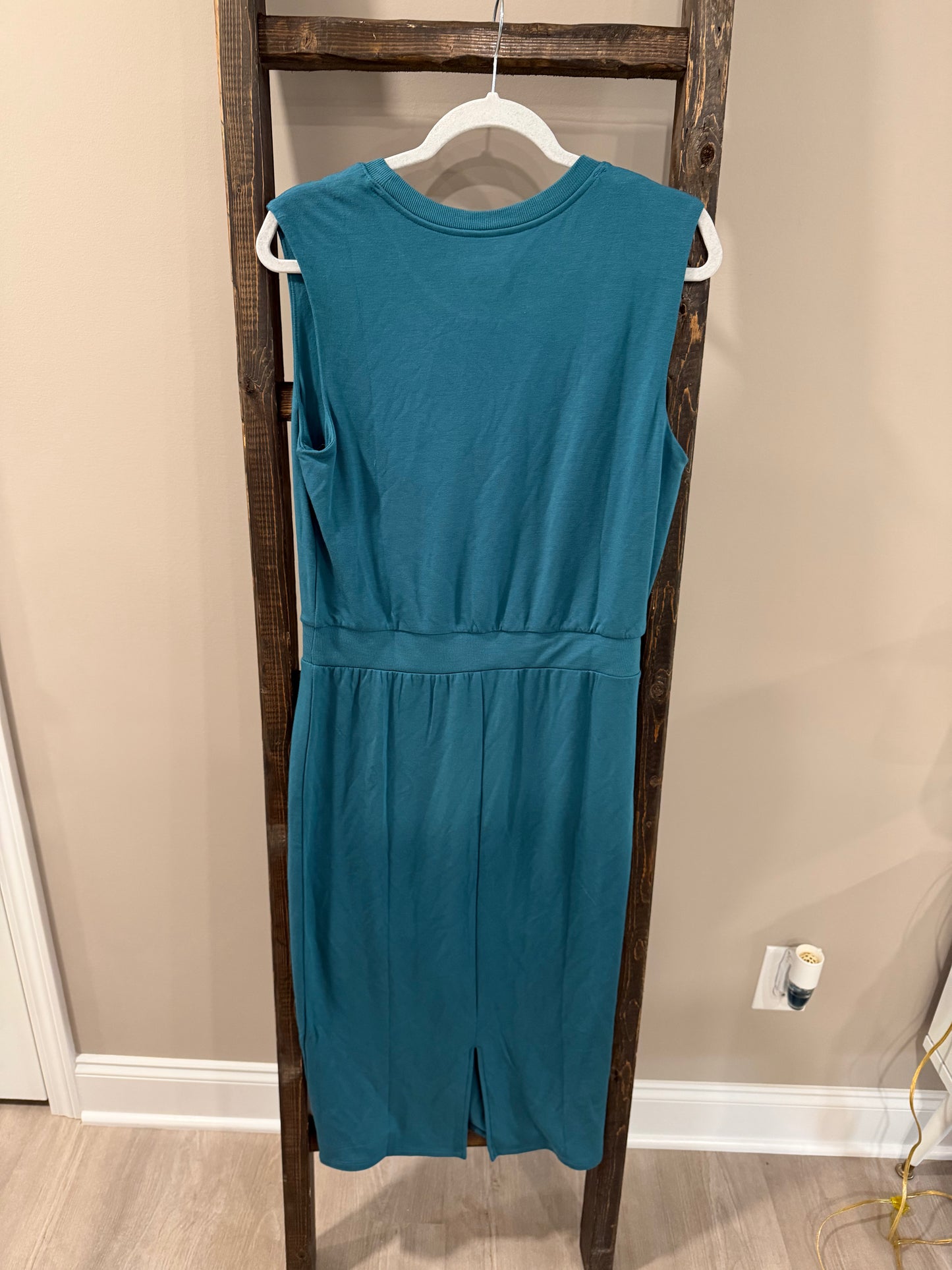 Size Medium Lou & Grey Teal Dress