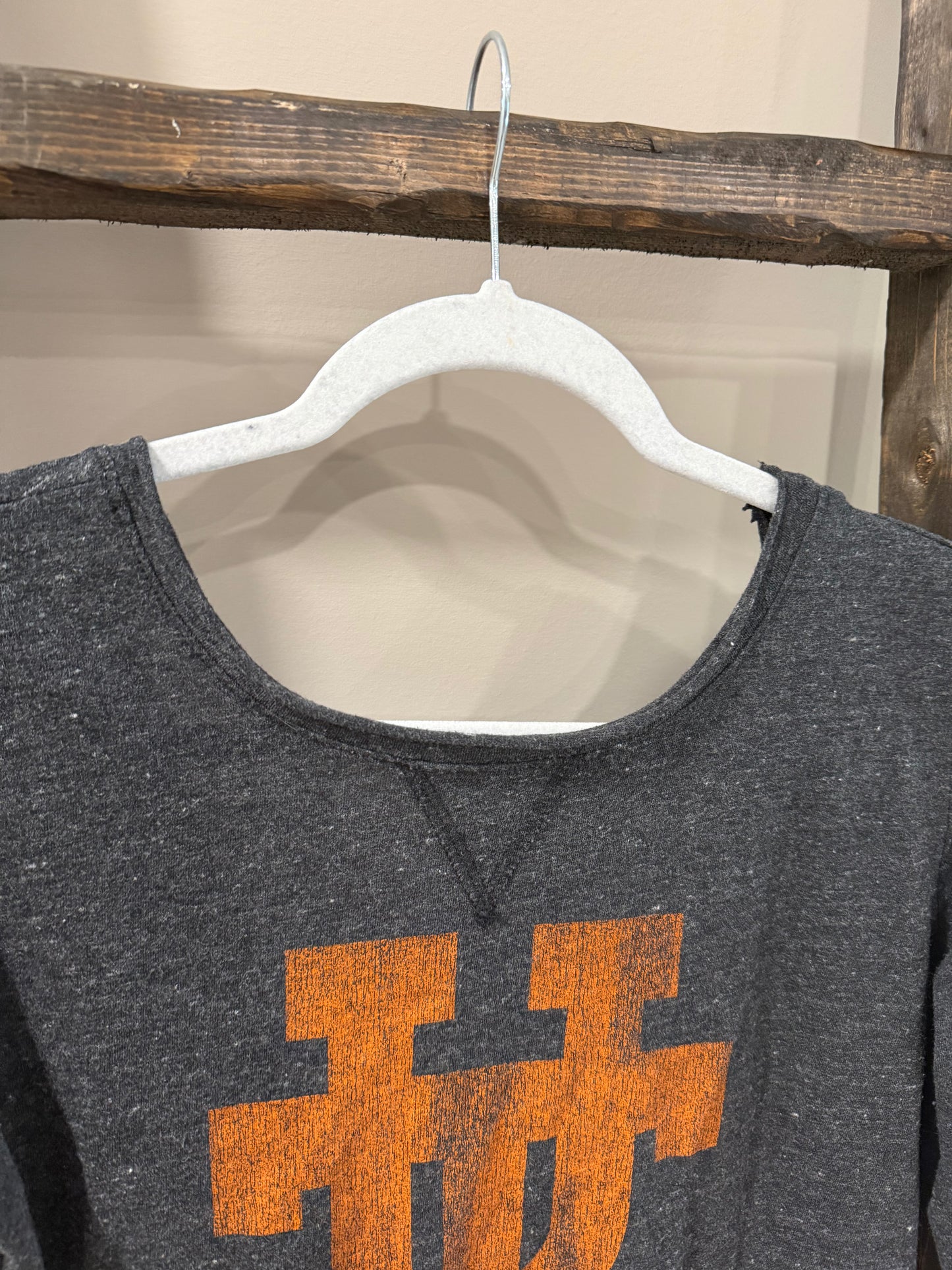 Size Small The Original Retro Brand University of Tennessee Long Sleeve Wide Neck Top