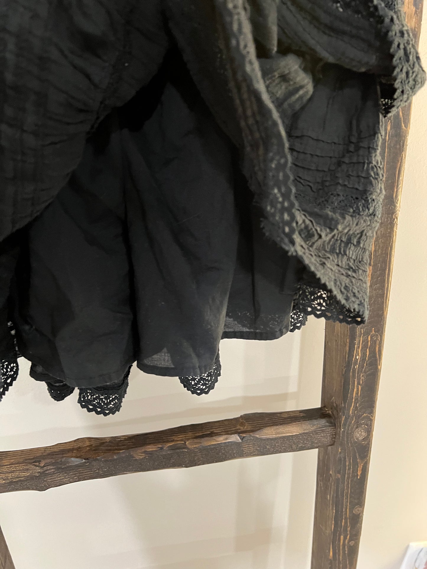 Size Large Aerie Black Lace Mini Skirt