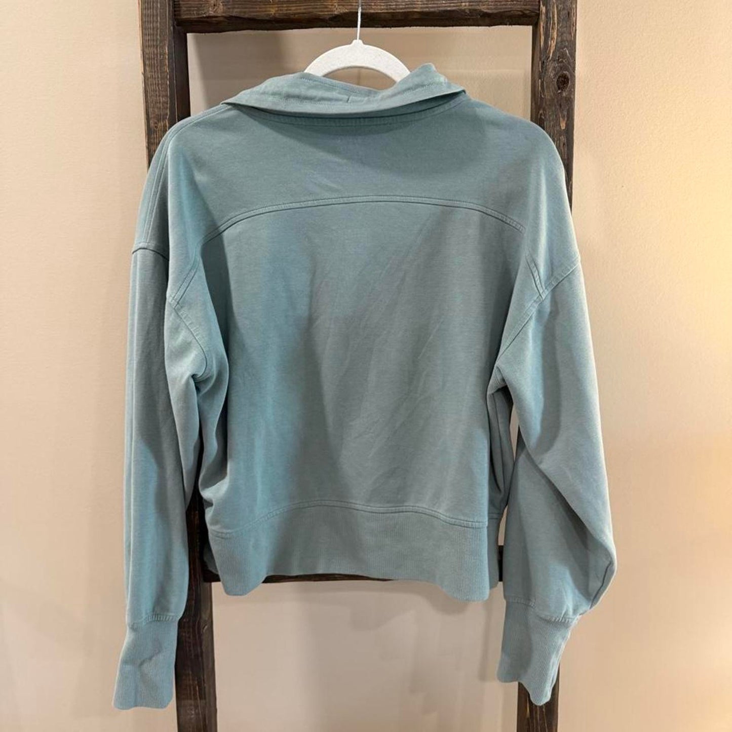 Size Large Old Navy Quarter Zip Cropped Sweatshirt
