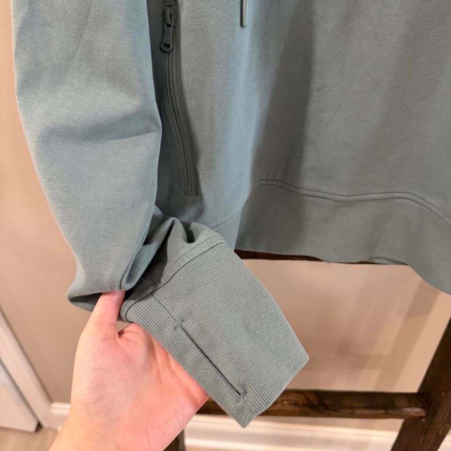 Size Large Old Navy Quarter Zip Cropped Sweatshirt
