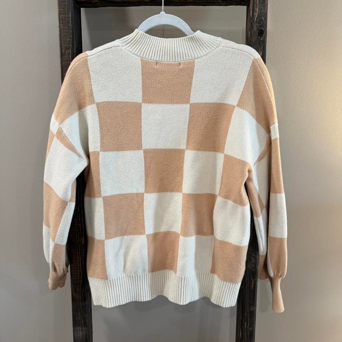 Size Large Zesica Checkered Sweater